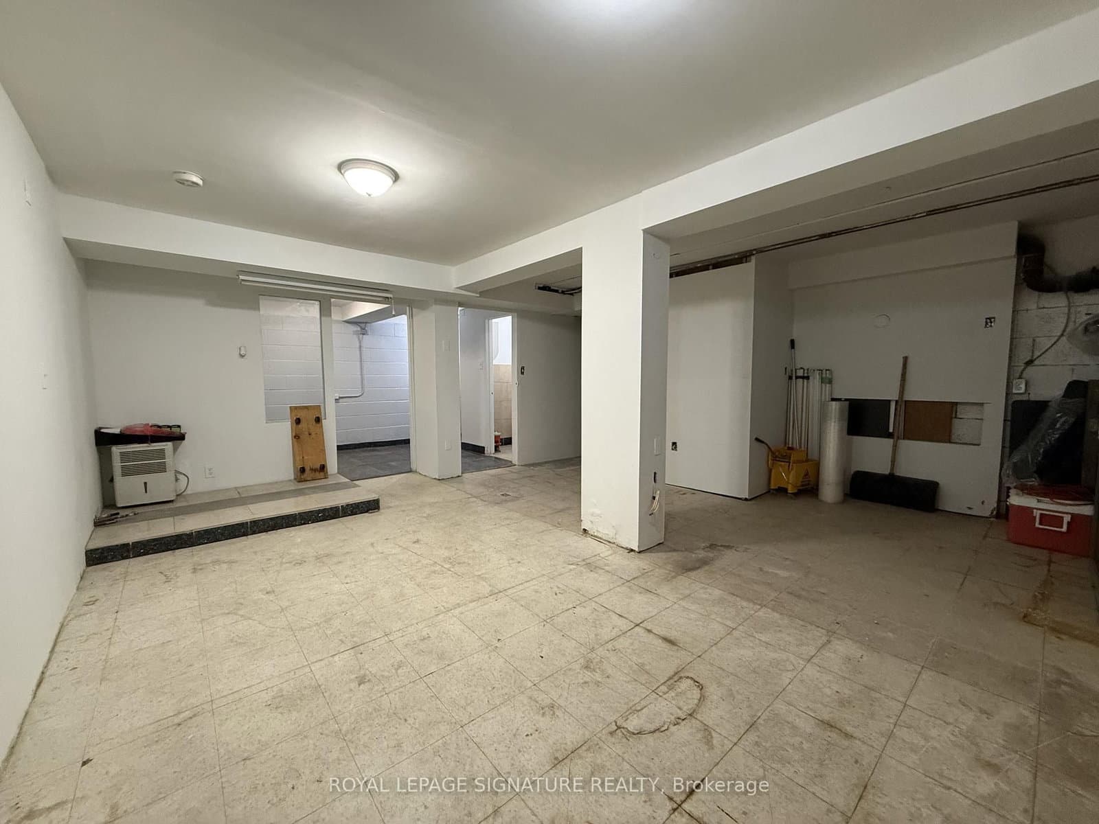 1195 Lakeshore Road E thumbnail 16