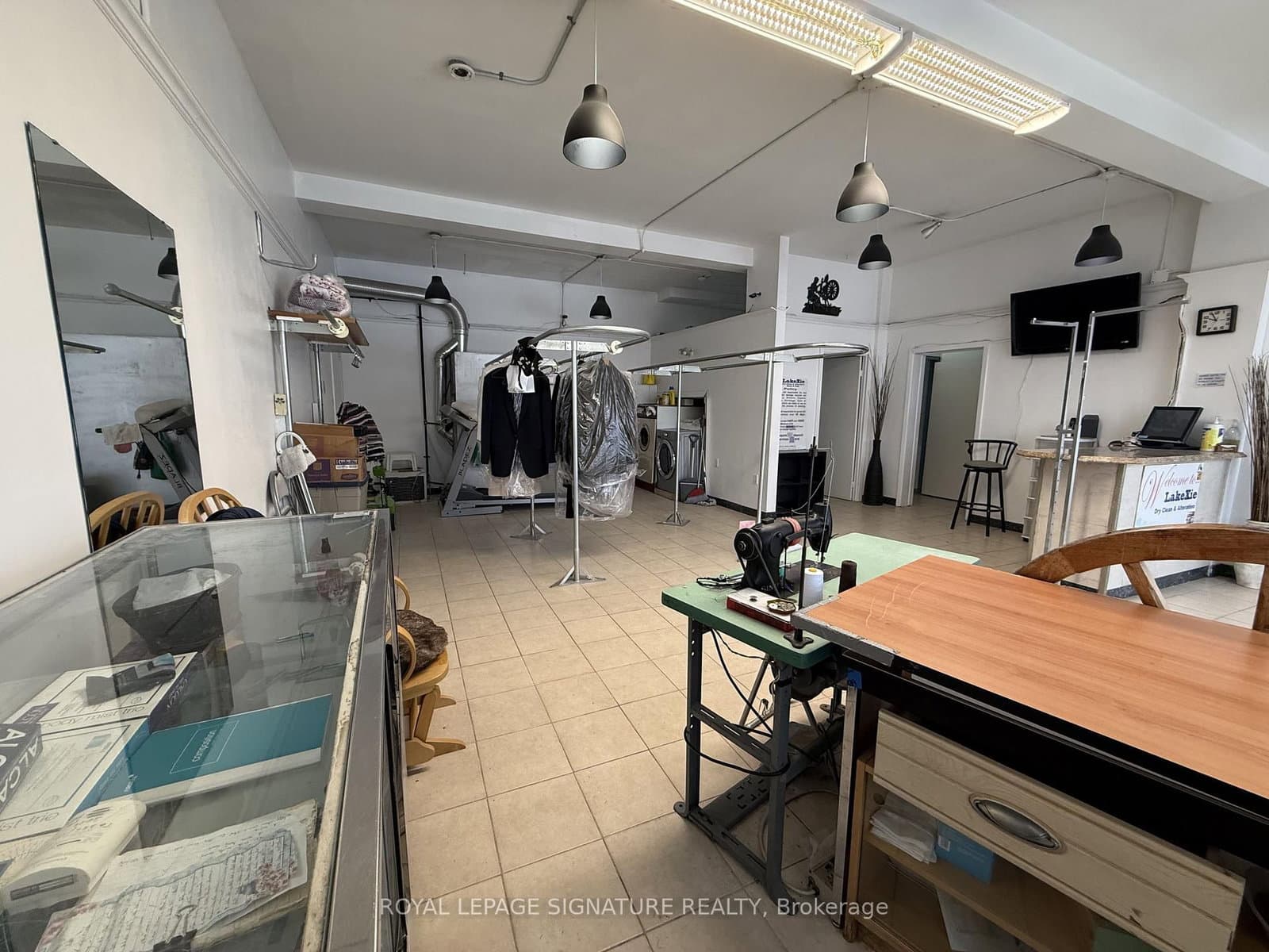 1195 Lakeshore Road E thumbnail 5