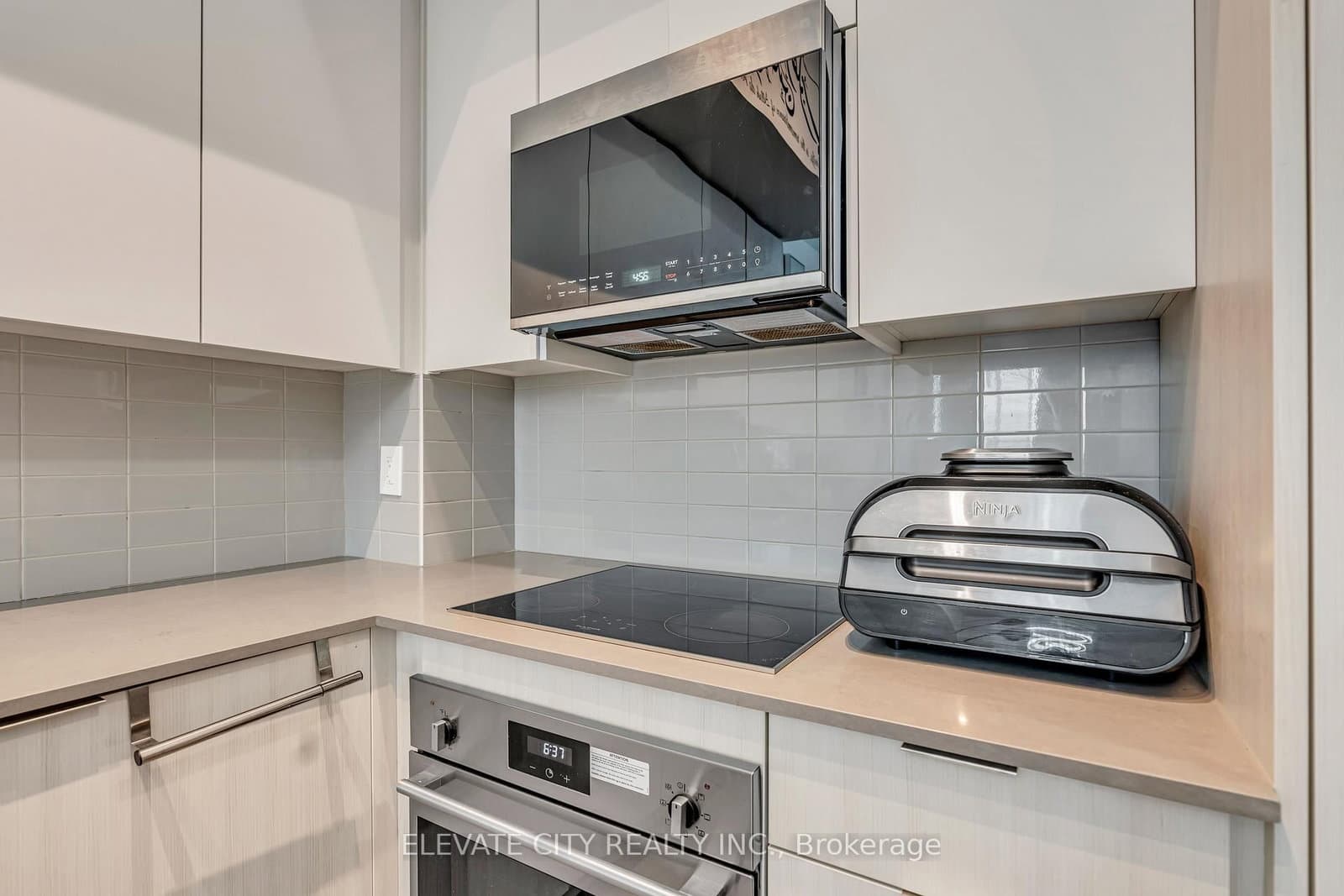 2489 Taunton Road, Unit 219 thumbnail 6