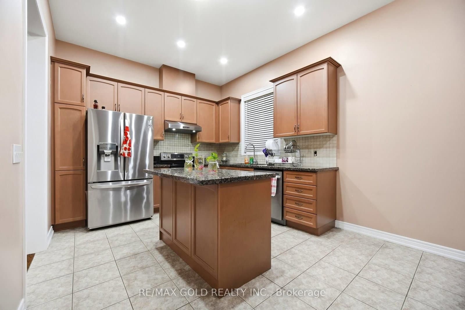 26 Drummondville Drive thumbnail 8
