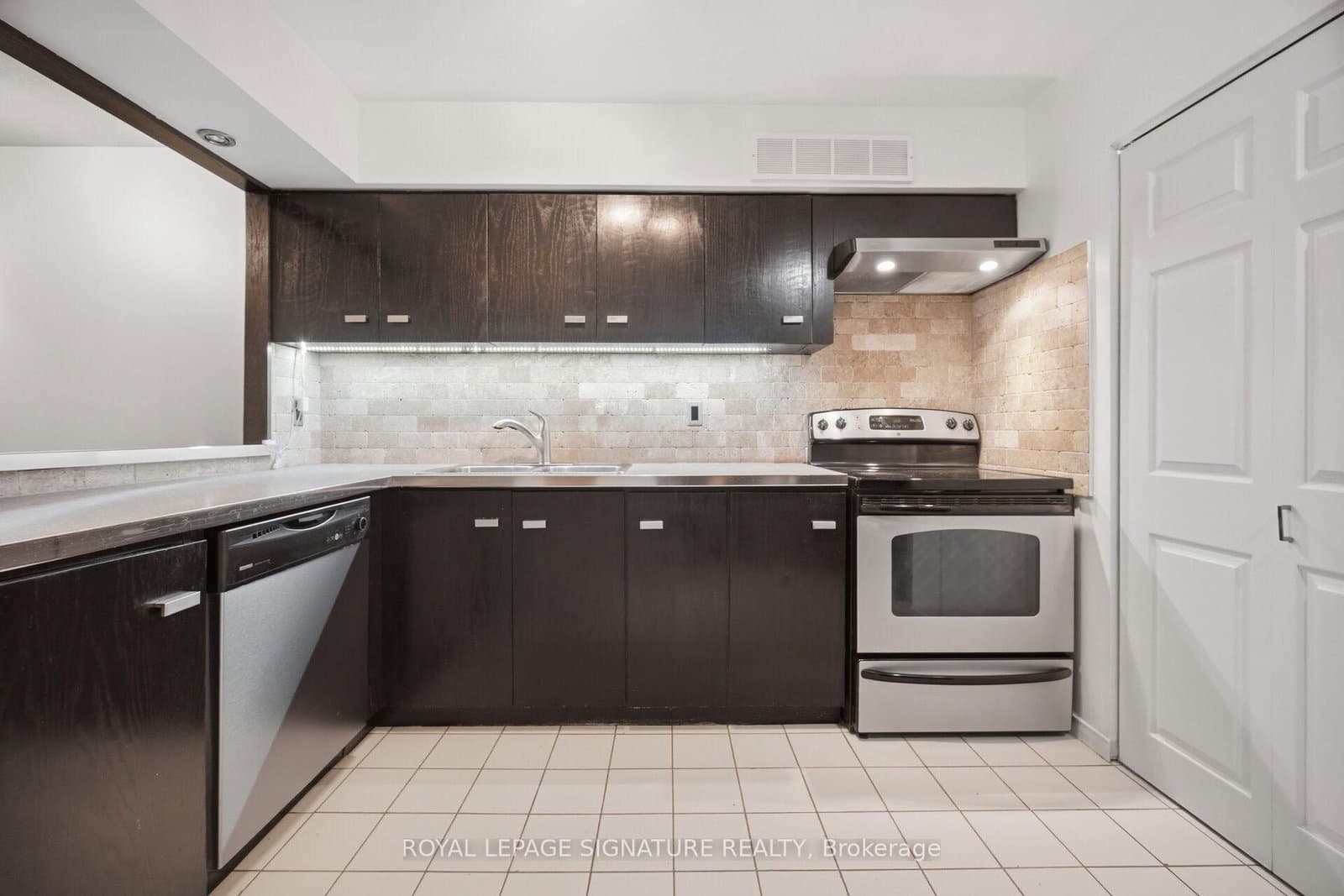 1485 Lakeshore Road E, Unit 411 thumbnail 12