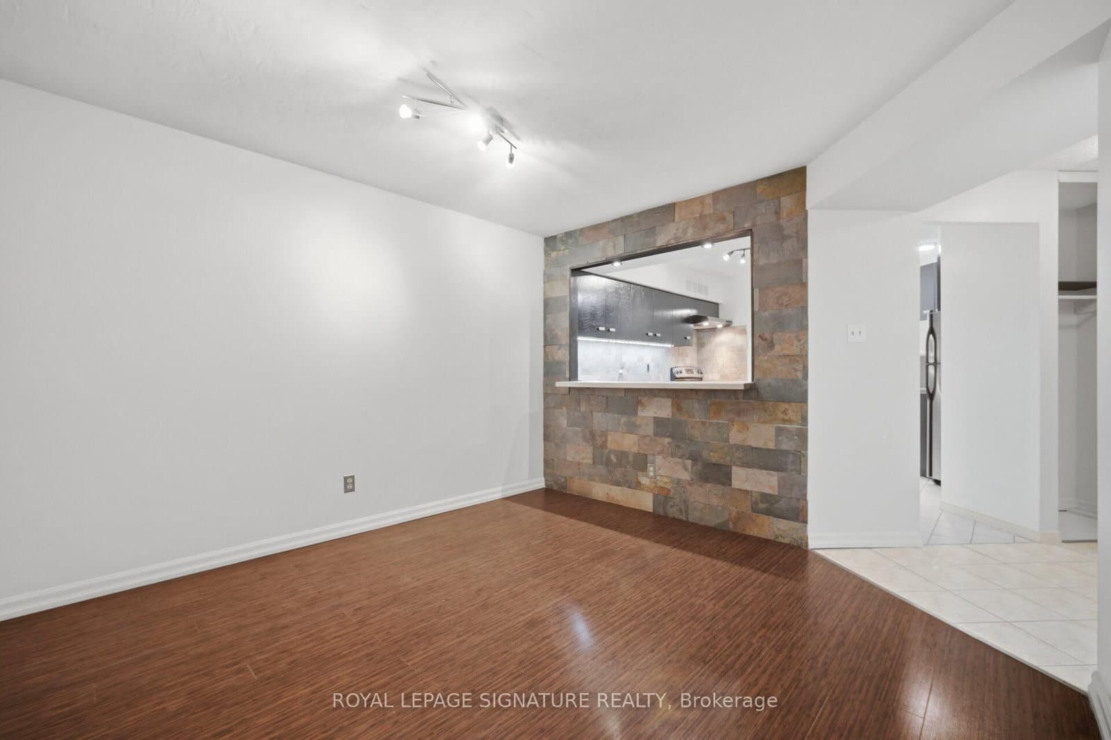 1485 Lakeshore Road E, Unit 411 thumbnail 22