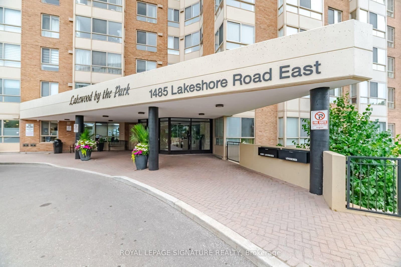 1485 Lakeshore Road E, Unit 411 thumbnail 3
