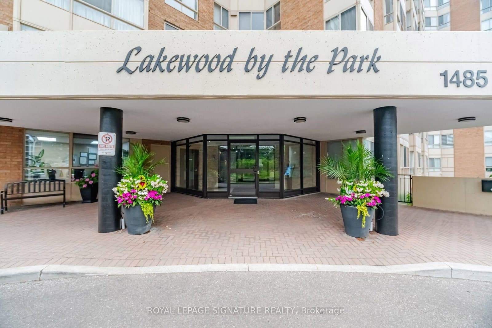 1485 Lakeshore Road E, Unit 411 thumbnail 4
