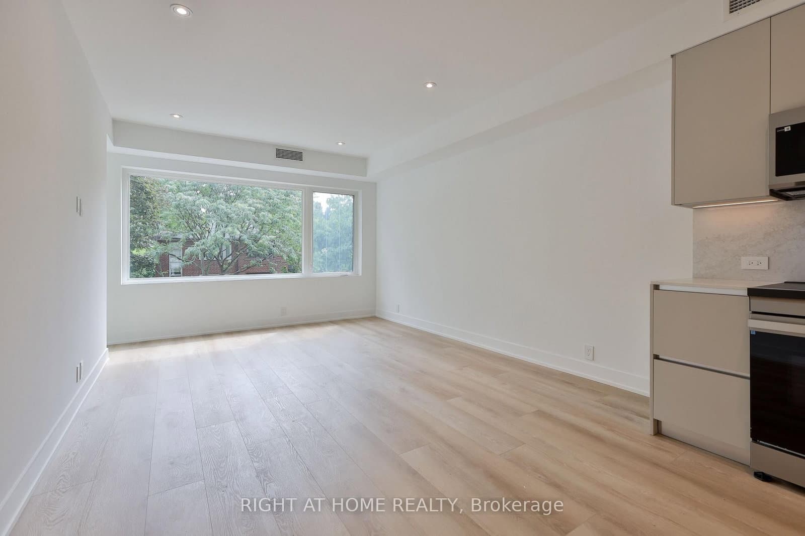 266 Indian Grove, Unit 2 thumbnail 3