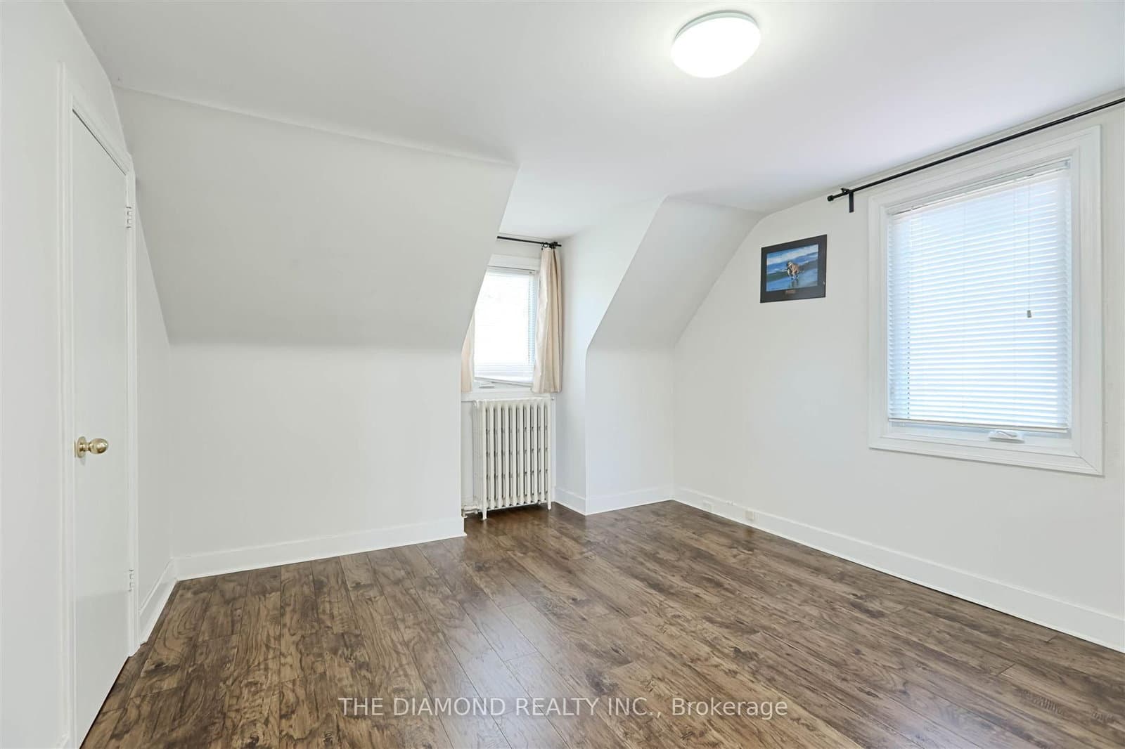 3927 Bloor Street W thumbnail 21