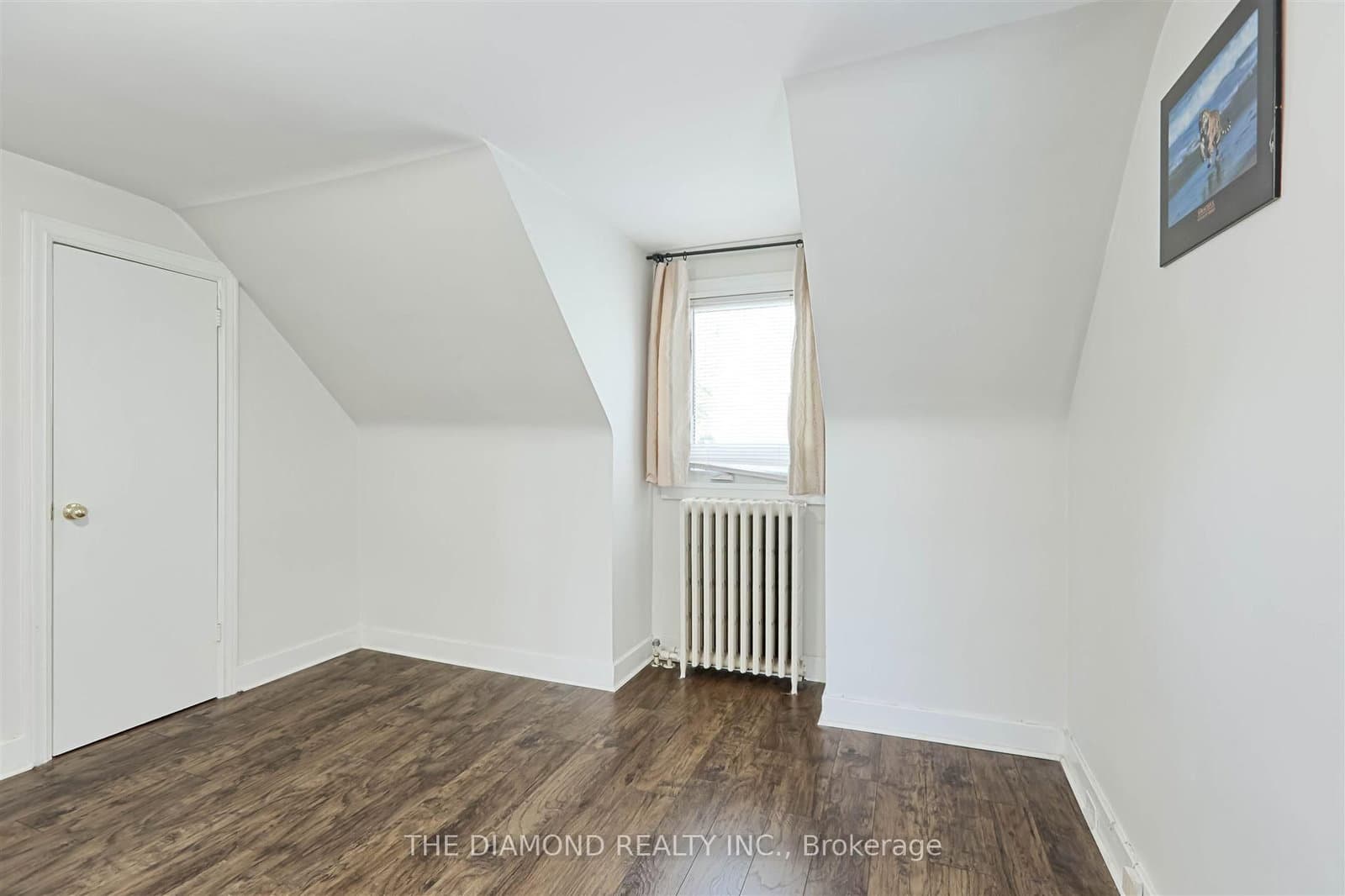 3927 Bloor Street W thumbnail 22
