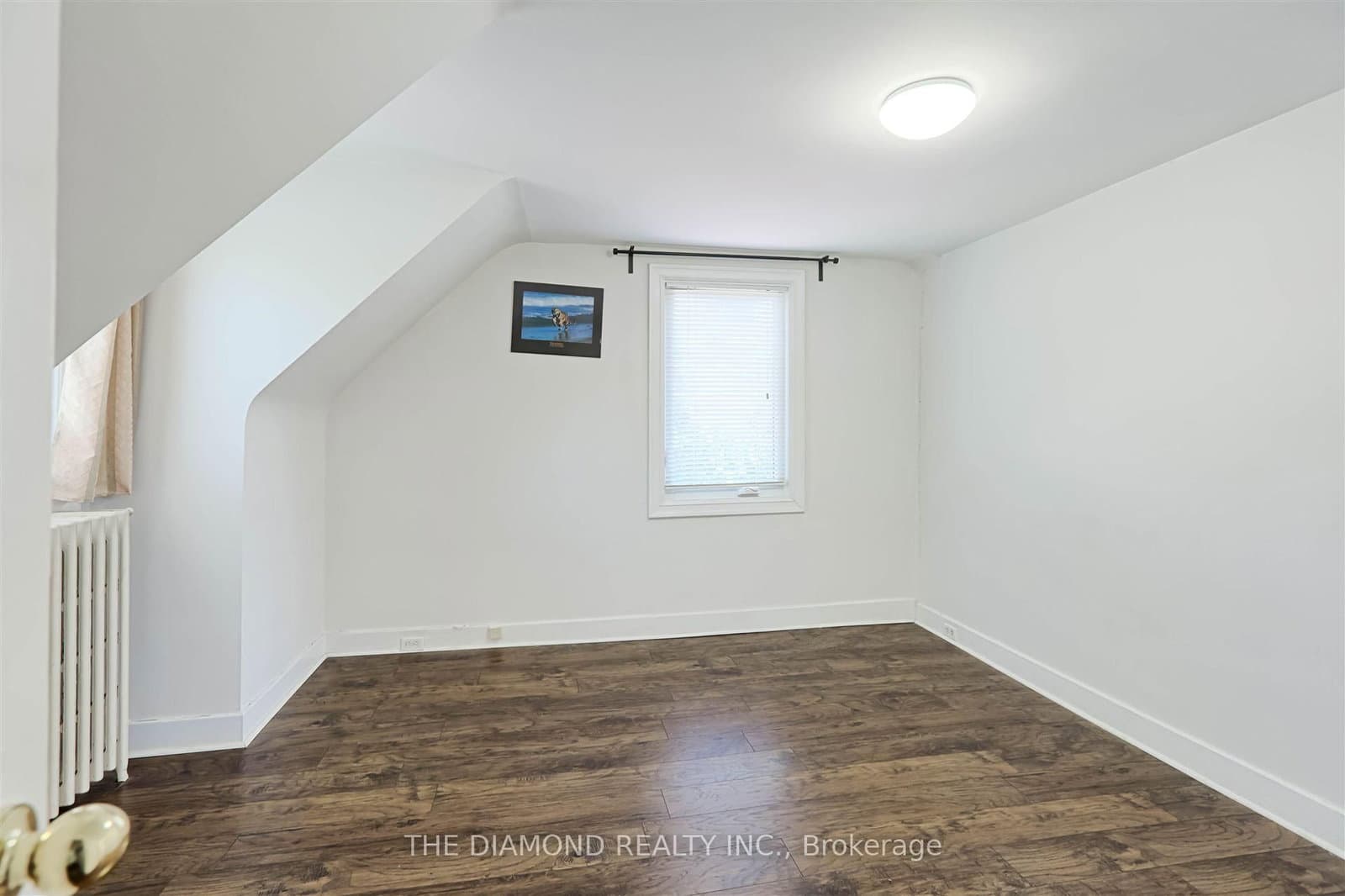 3927 Bloor Street W thumbnail 23