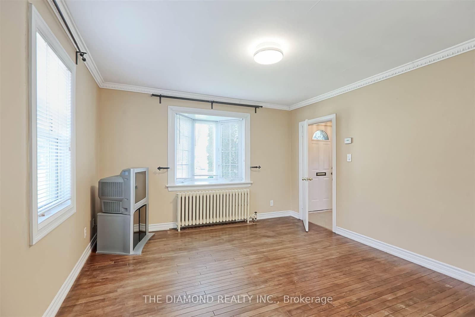 3927 Bloor Street W thumbnail 25