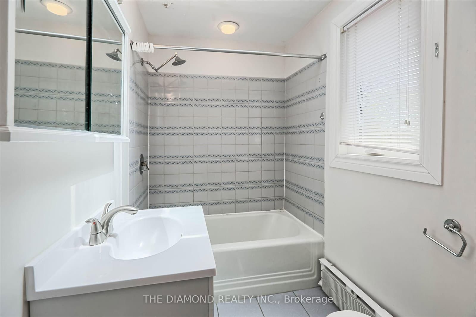 3927 Bloor Street W thumbnail 27