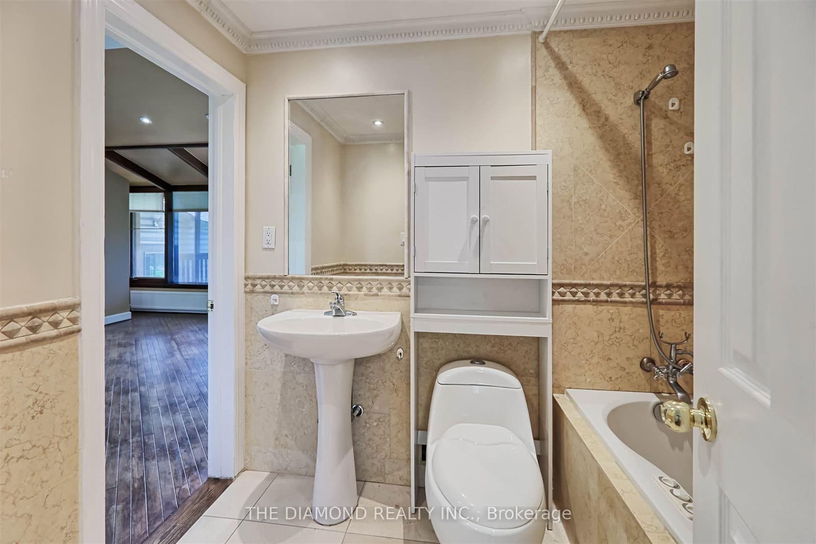 3927 Bloor Street W thumbnail 29