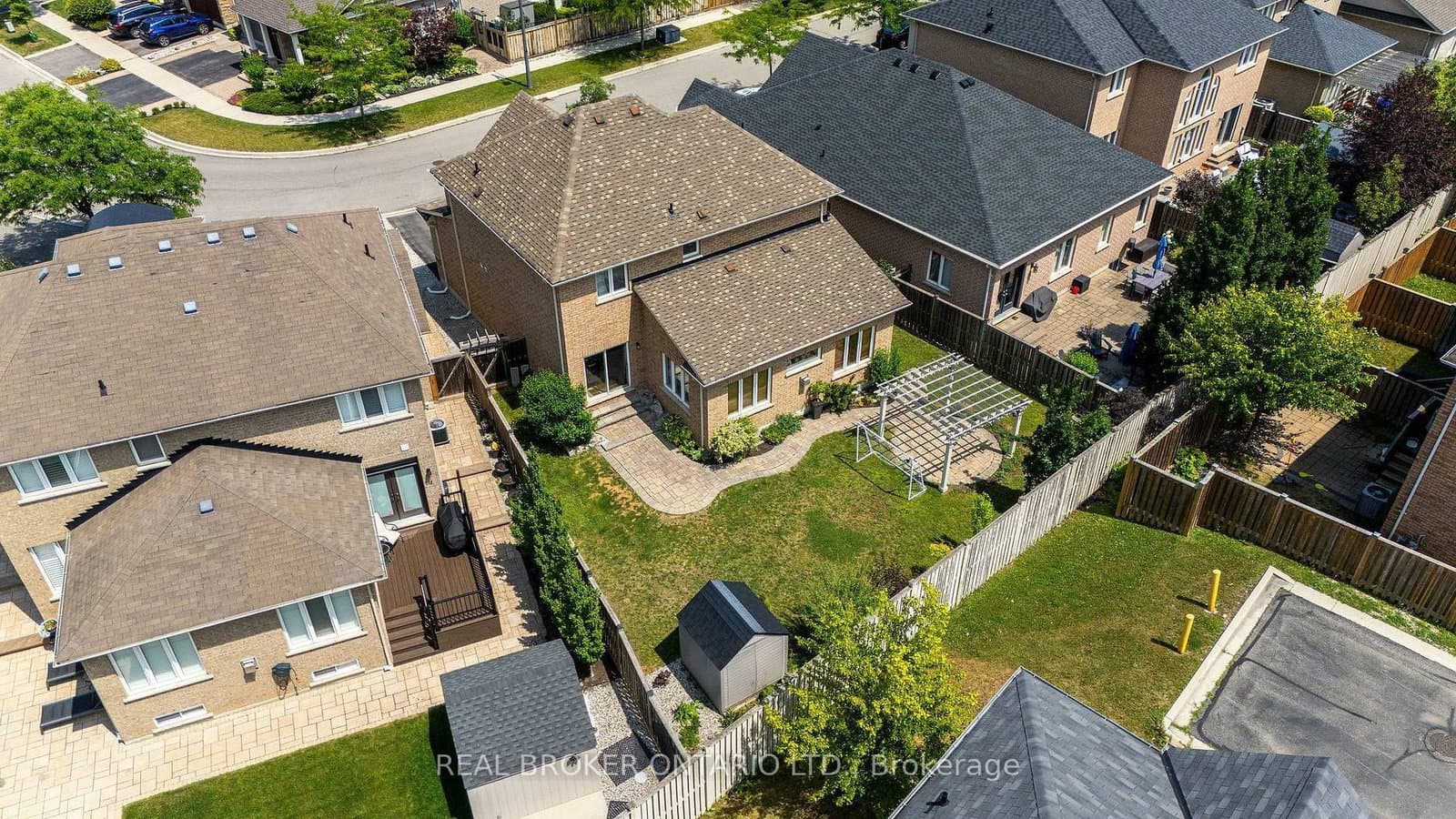 636 Serafini Crescent thumbnail 2