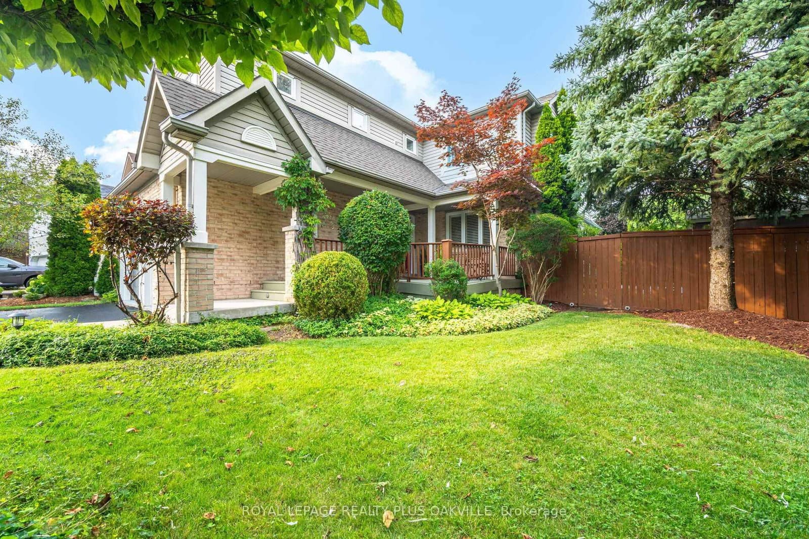5882 Cornell Crescent thumbnail 2