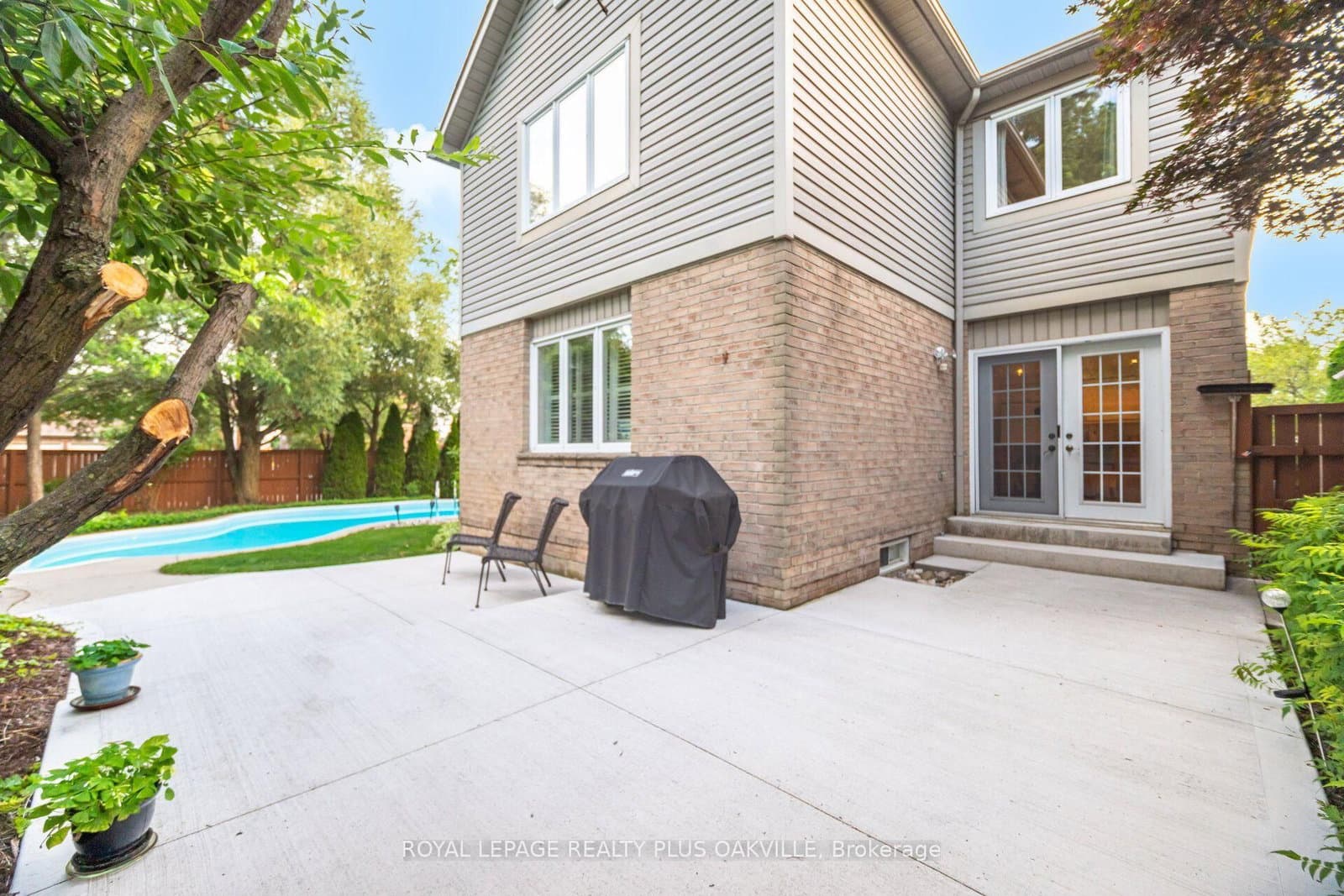 5882 Cornell Crescent thumbnail 40