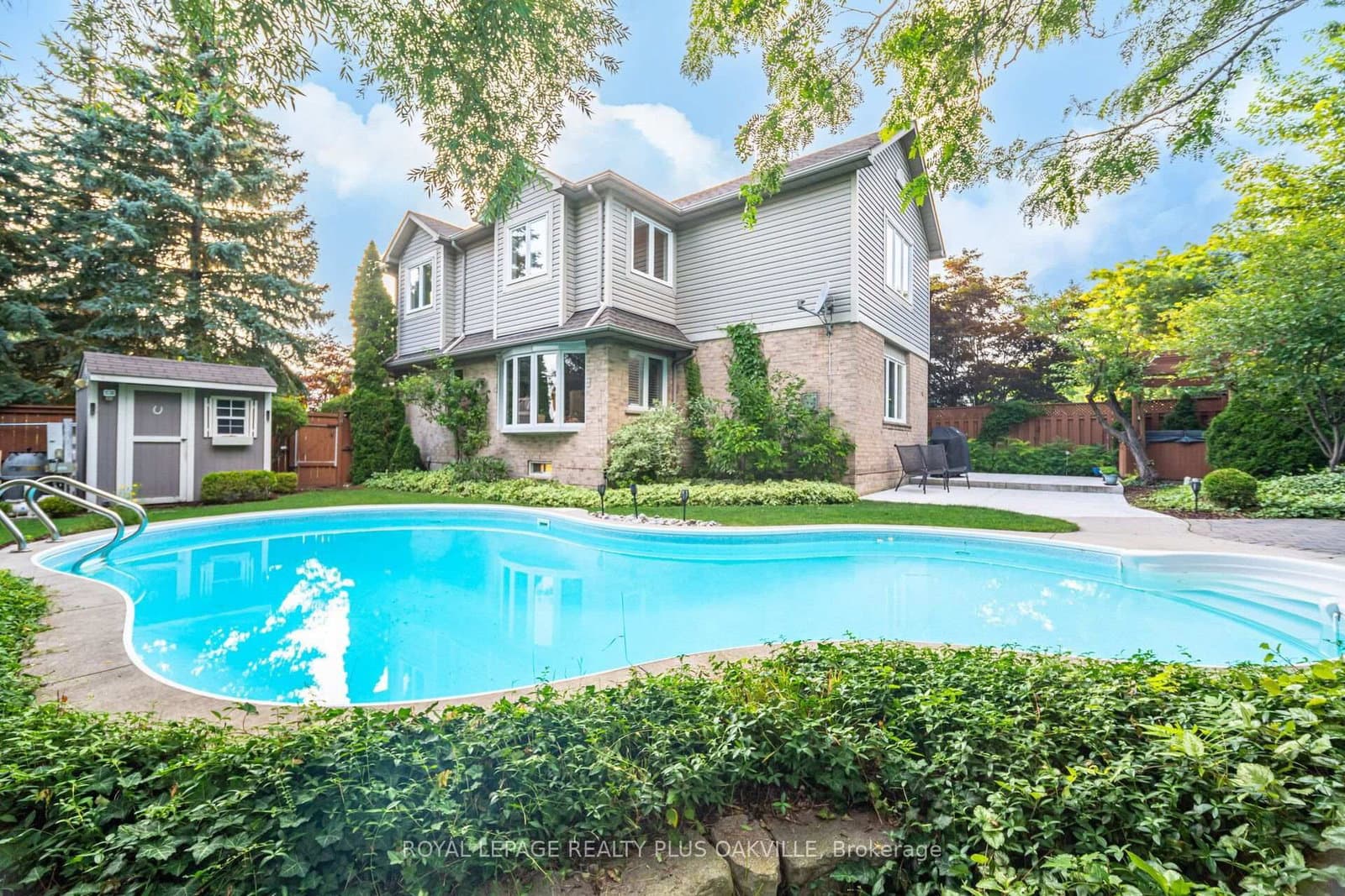 5882 Cornell Crescent thumbnail 42