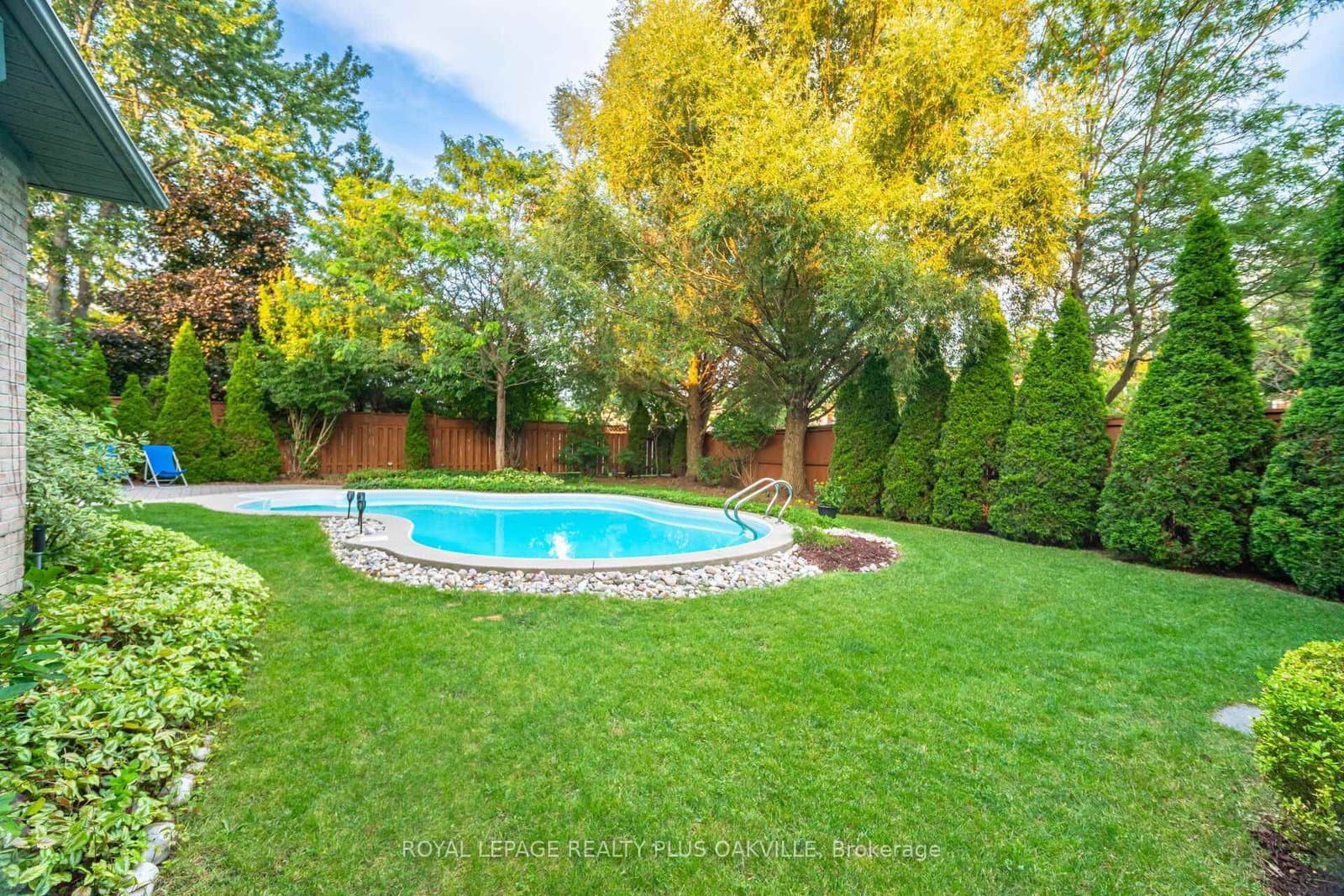 5882 Cornell Crescent thumbnail 44