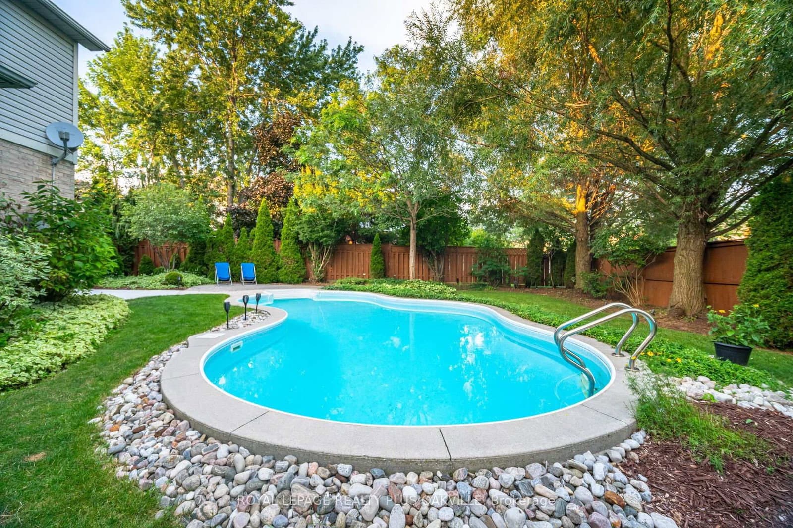 5882 Cornell Crescent thumbnail 45