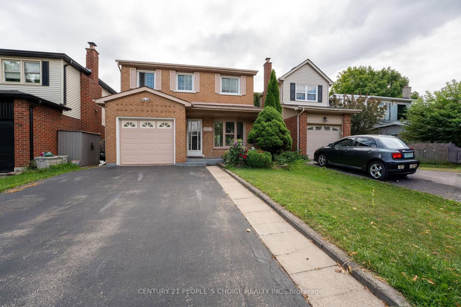 2247 Silverbirch Court thumbnail 2