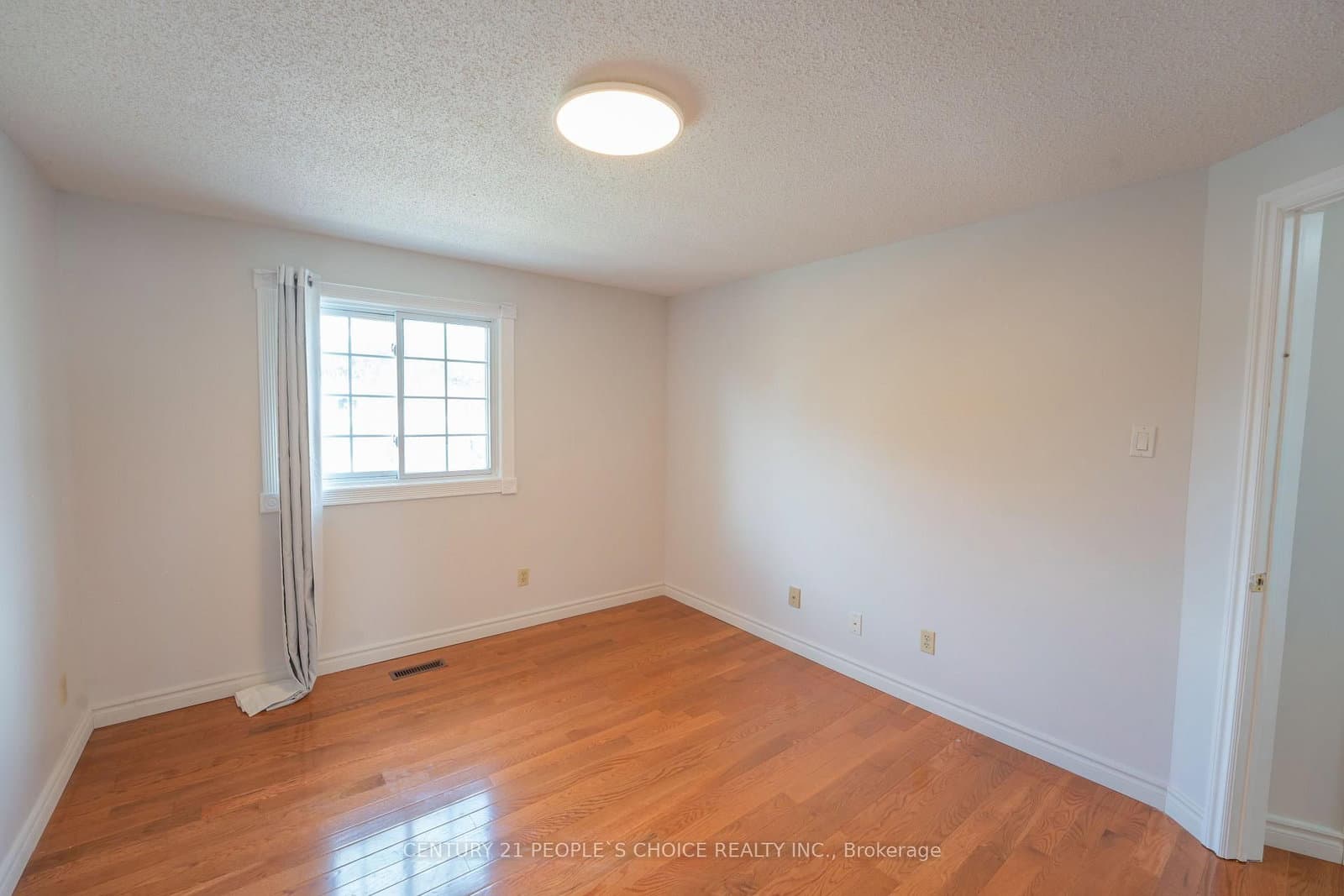 2247 Silverbirch Court thumbnail 30