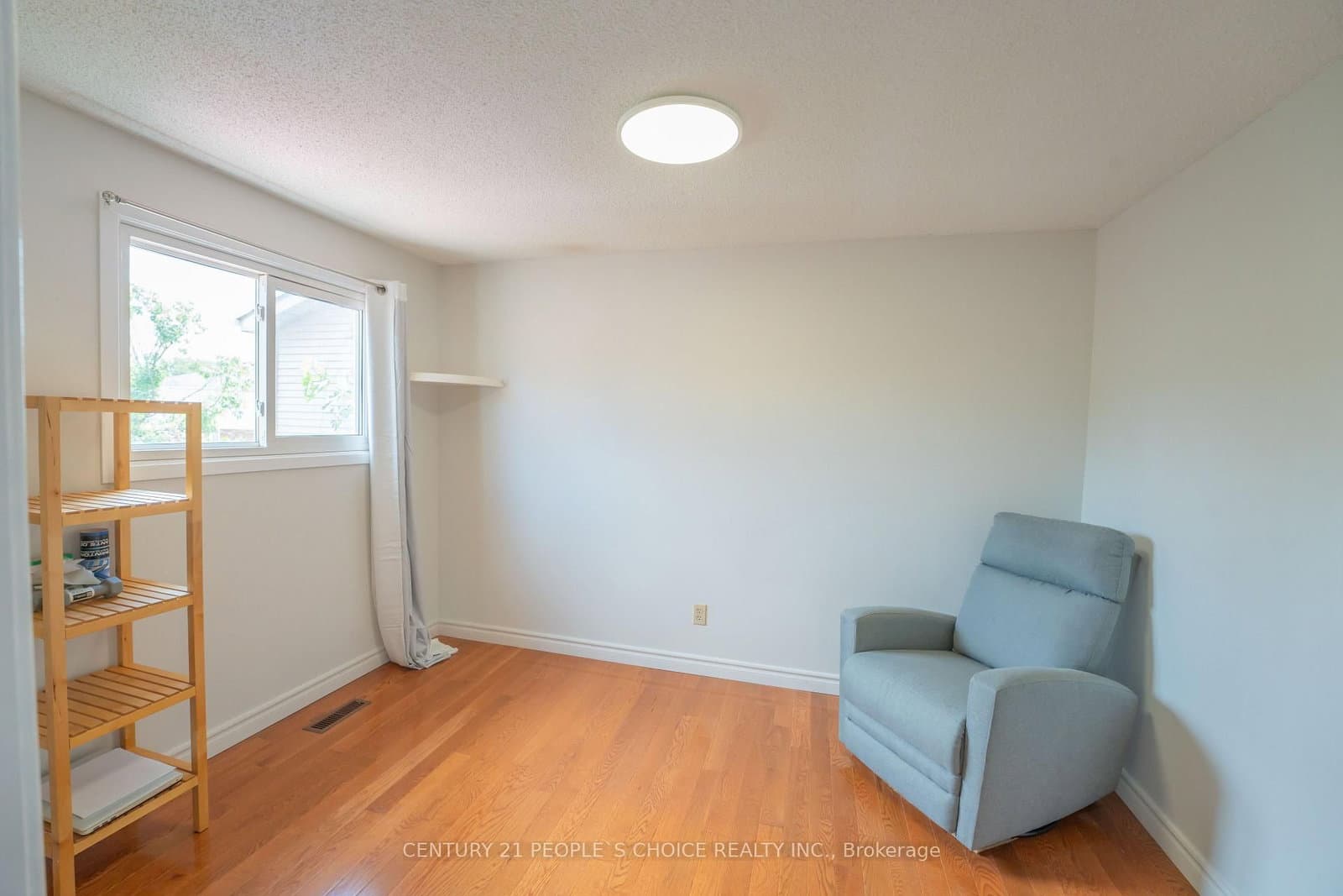 2247 Silverbirch Court thumbnail 32