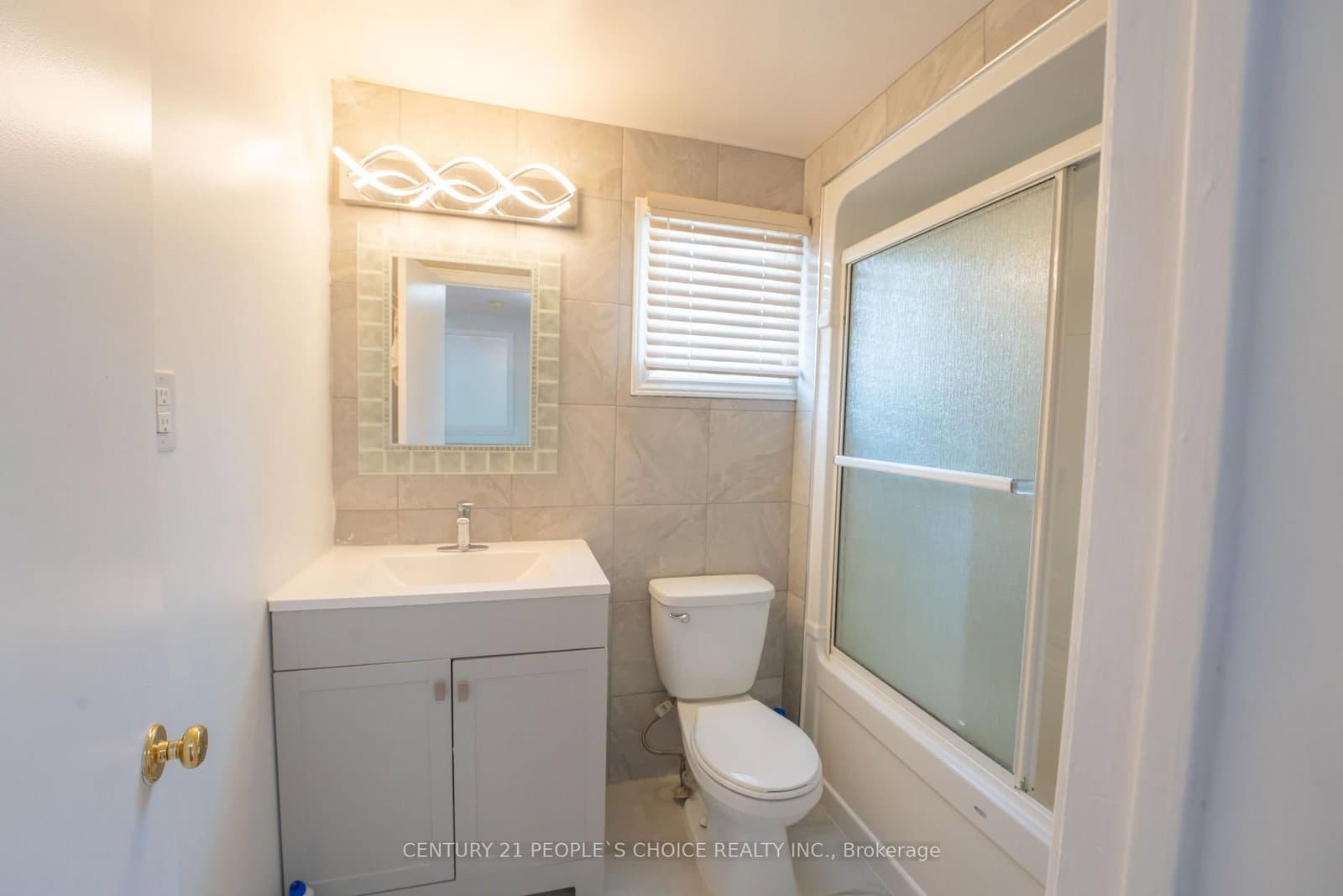 2247 Silverbirch Court thumbnail 34