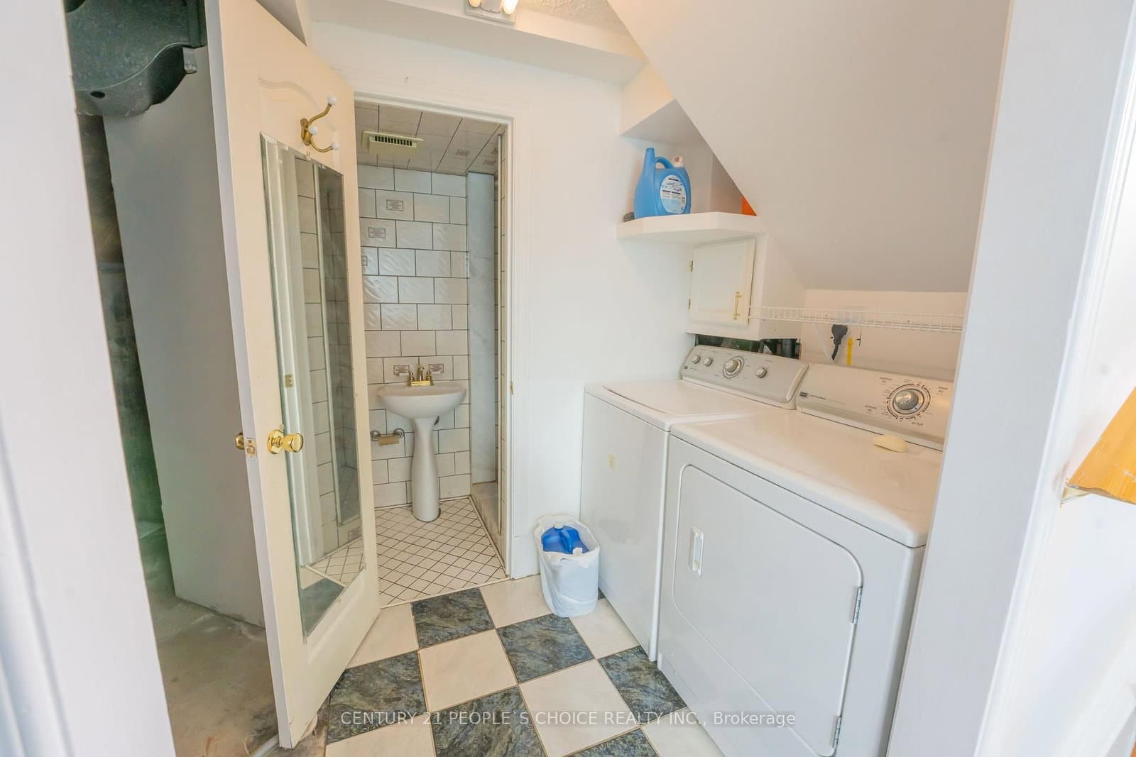 2247 Silverbirch Court thumbnail 43