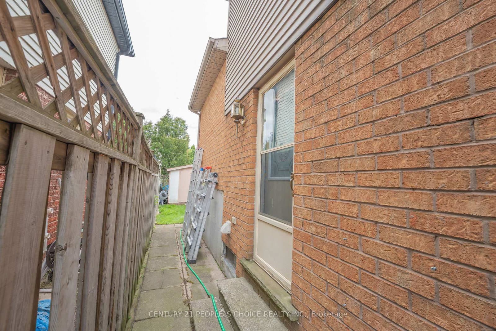 2247 Silverbirch Court thumbnail 49