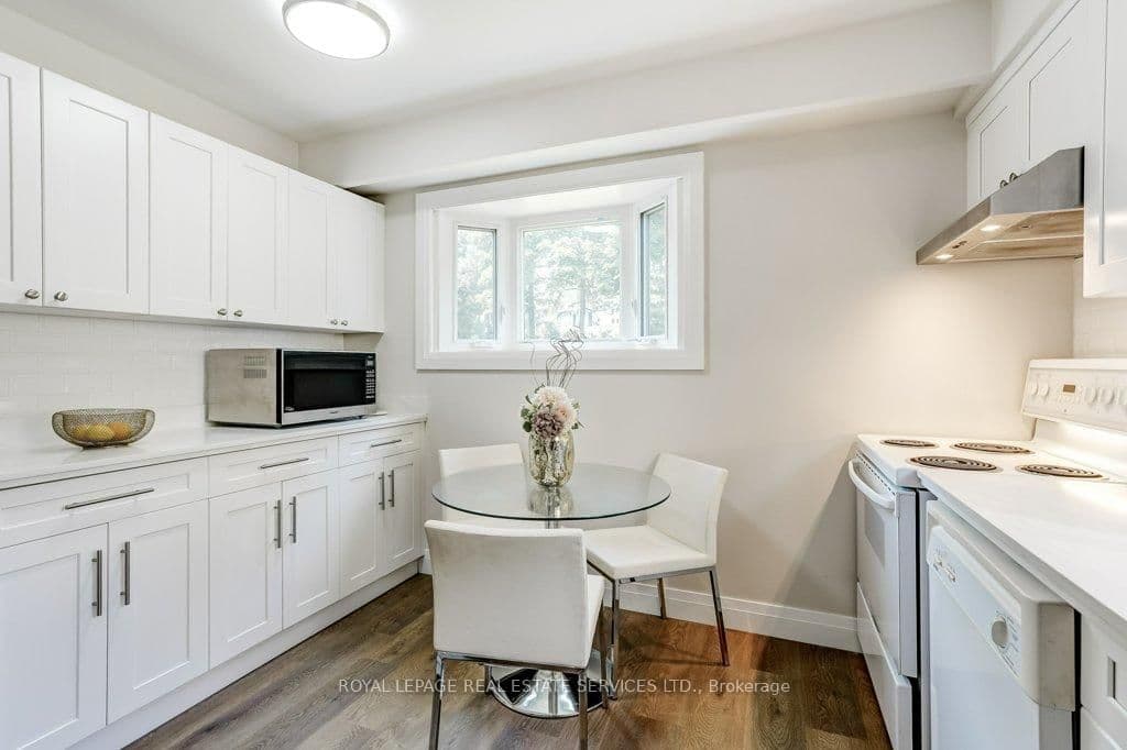 3076 Redstart Drive thumbnail 16