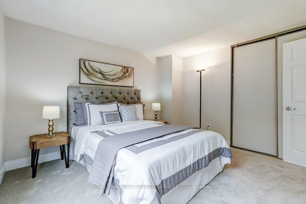 3076 Redstart Drive thumbnail 28