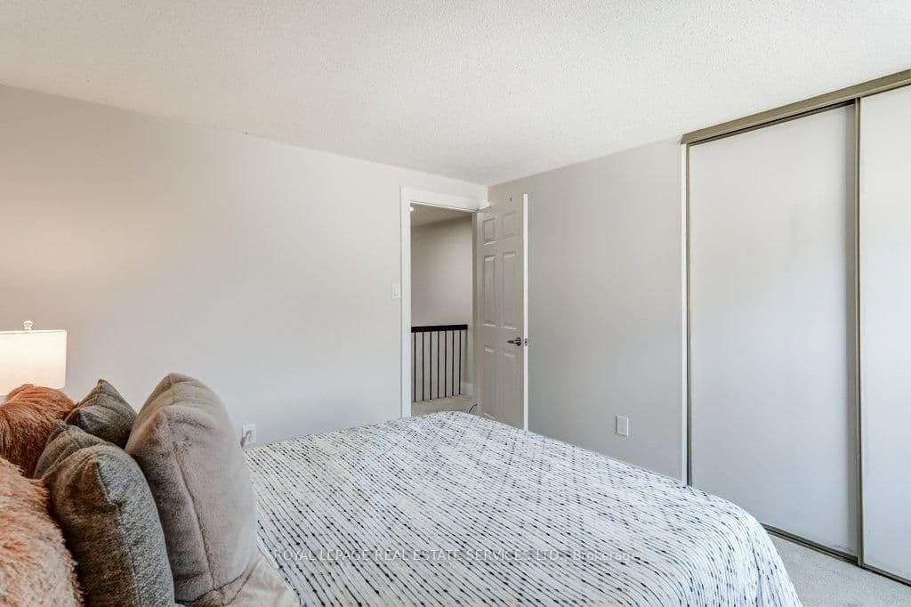 3076 Redstart Drive thumbnail 30