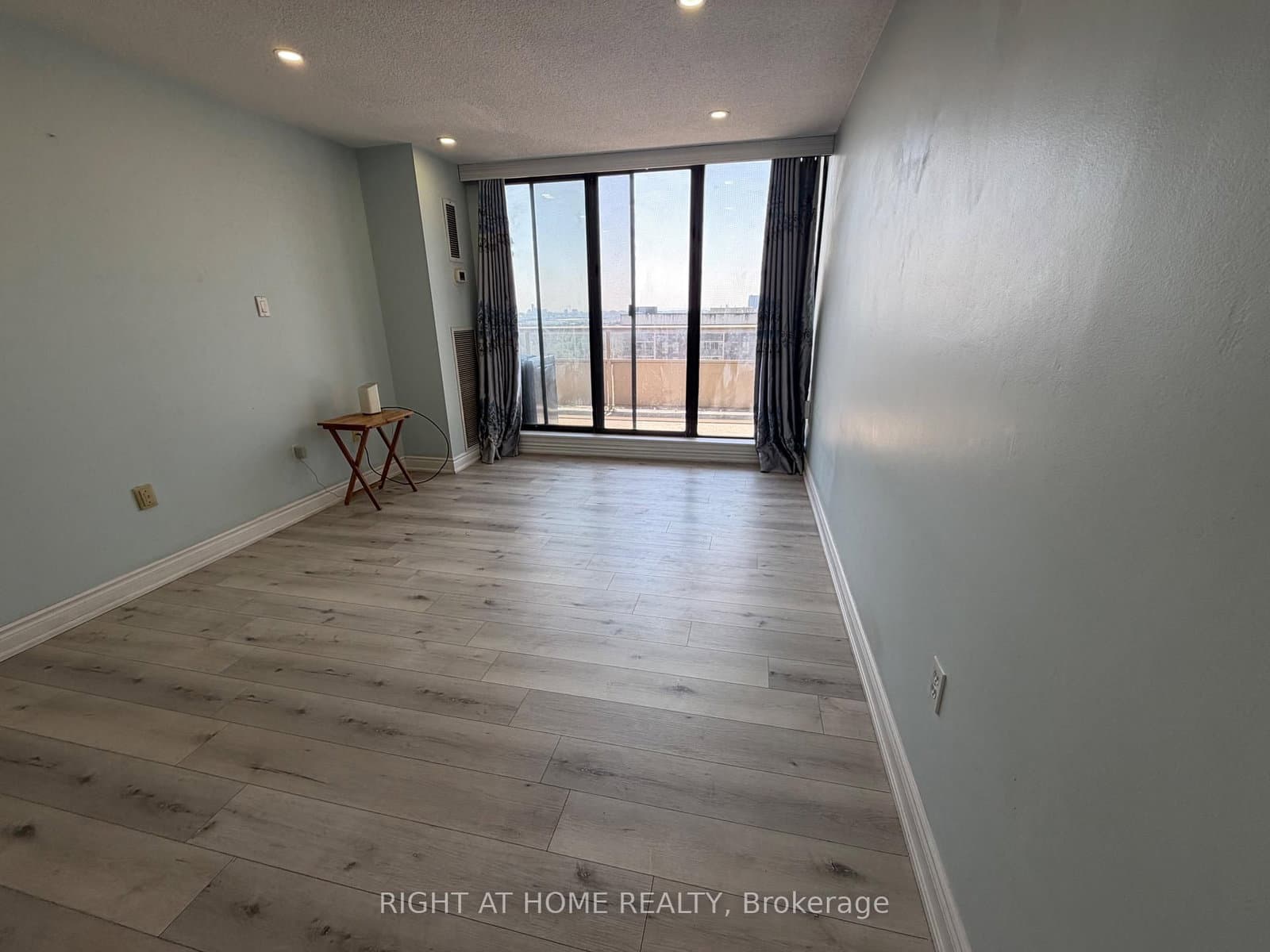4 Kings Cross Road, Unit 2106 thumbnail 12