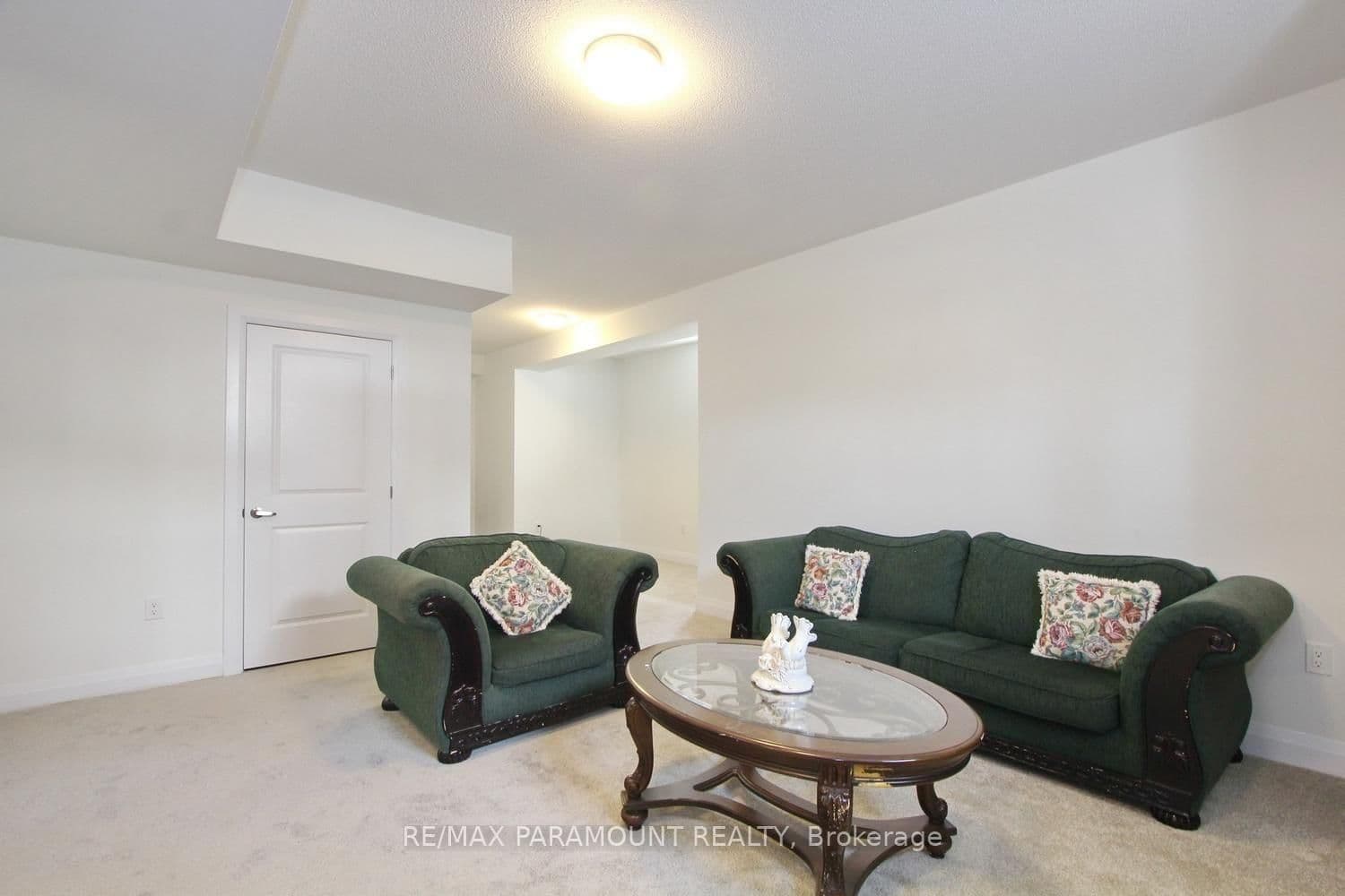 24 Kings Hill Drive thumbnail 35