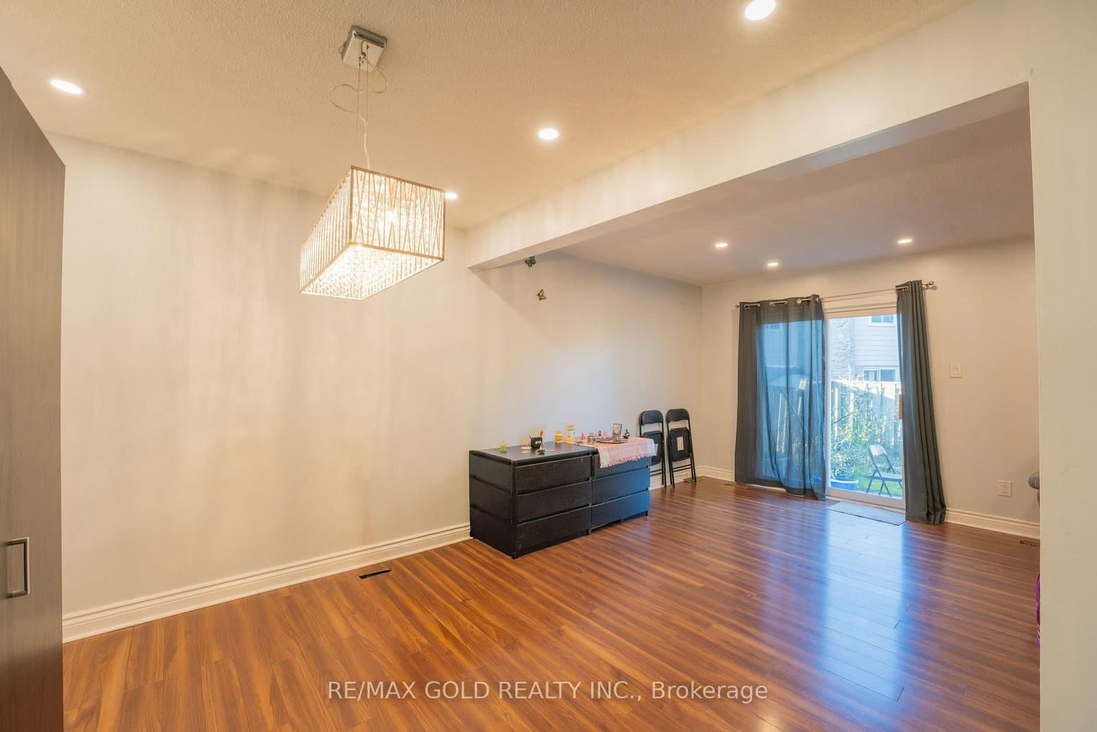 900 Central Park Drive, Unit 107 thumbnail 12
