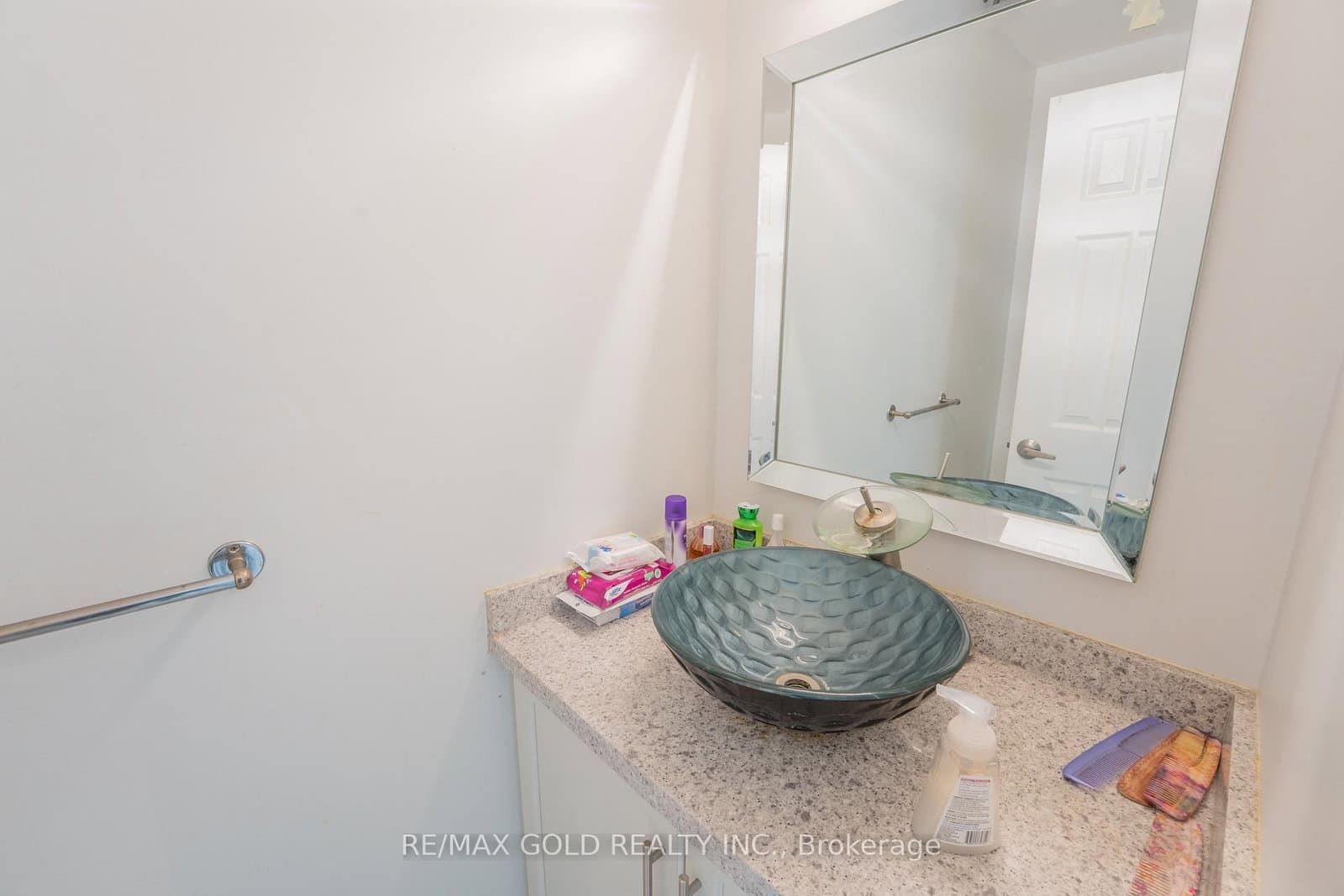 900 Central Park Drive, Unit 107 thumbnail 17