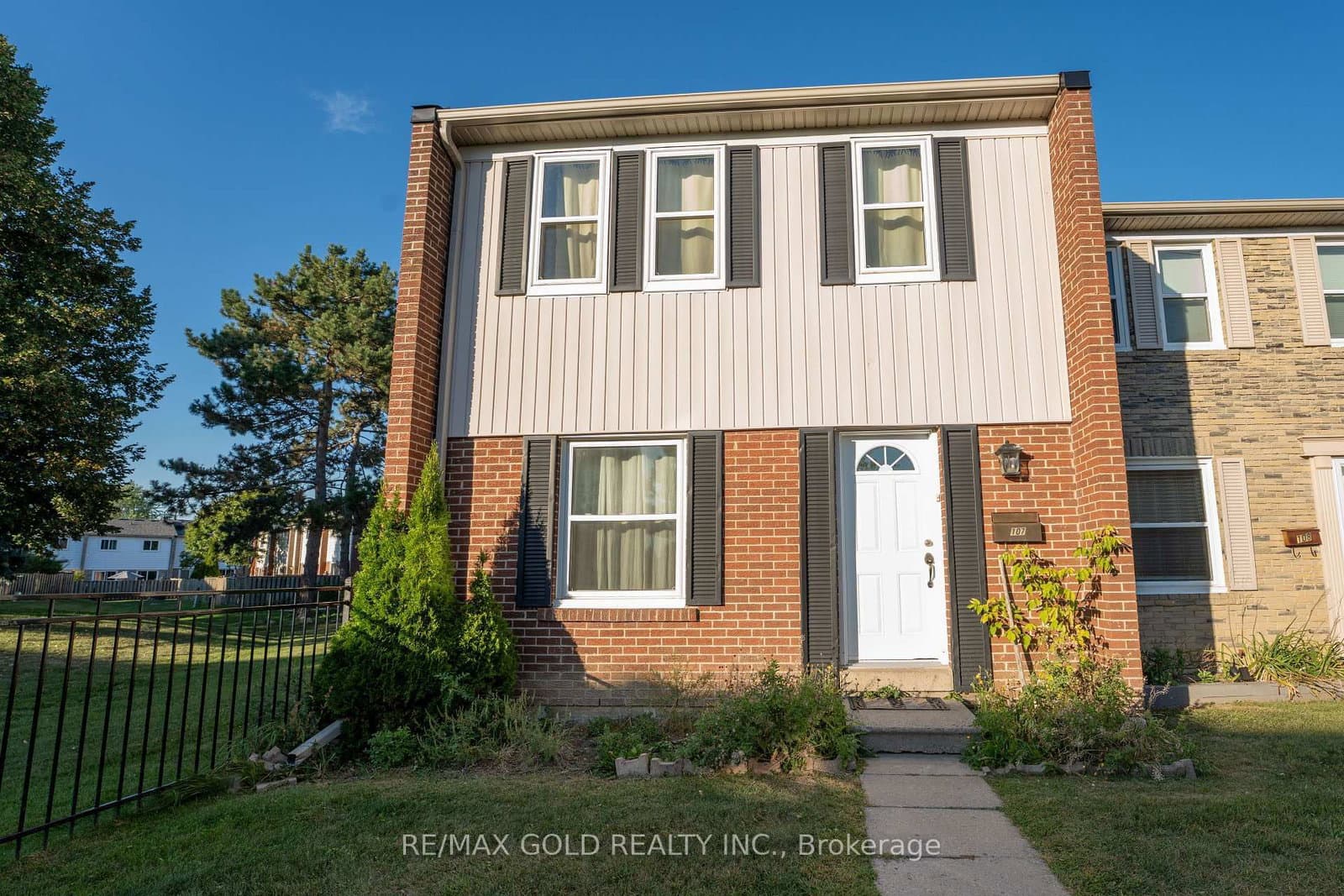 900 Central Park Drive, Unit 107 thumbnail 2