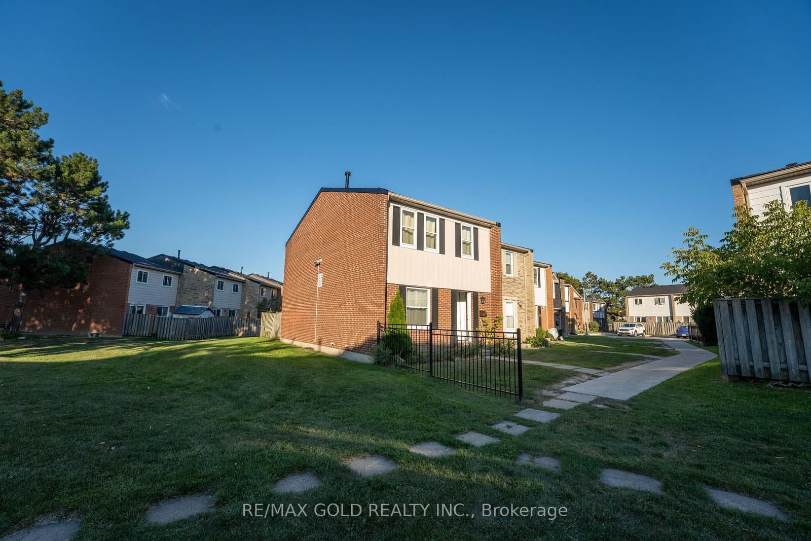 900 Central Park Drive, Unit 107 thumbnail 5