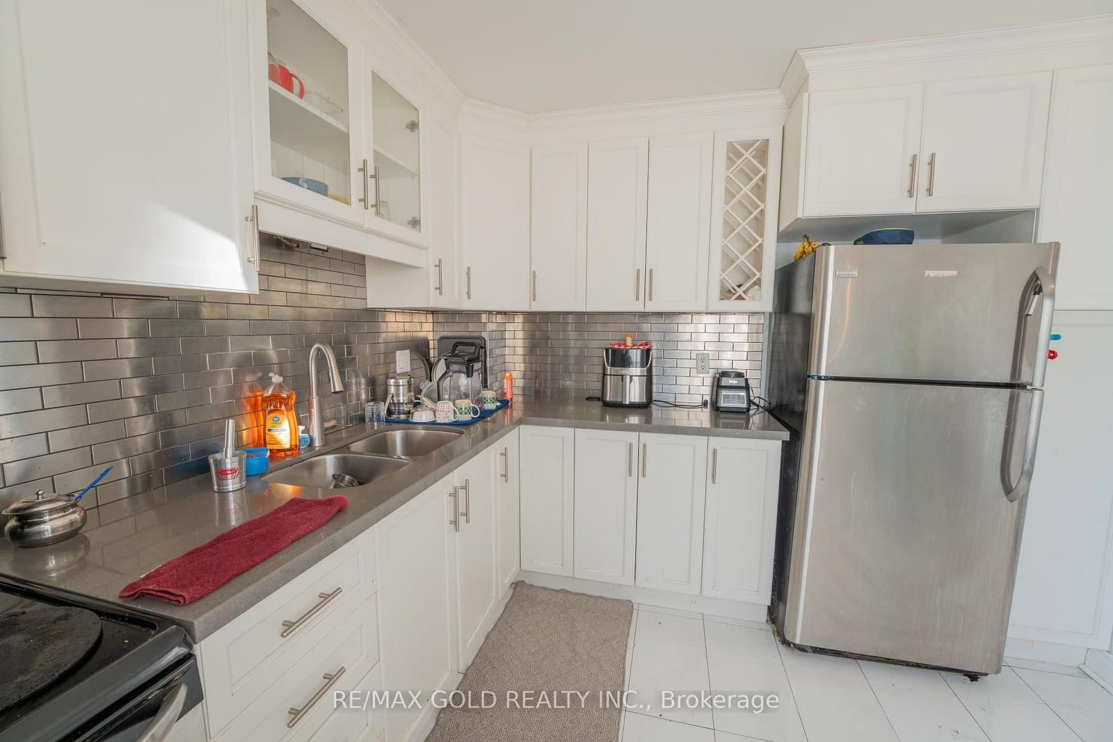 900 Central Park Drive, Unit 107 thumbnail 9