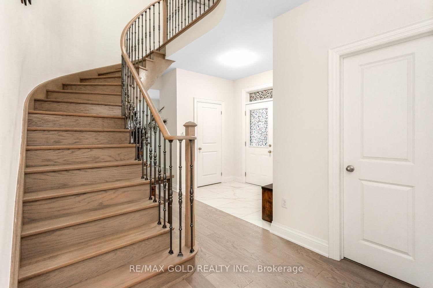 15 Farringdon Crescent thumbnail 10