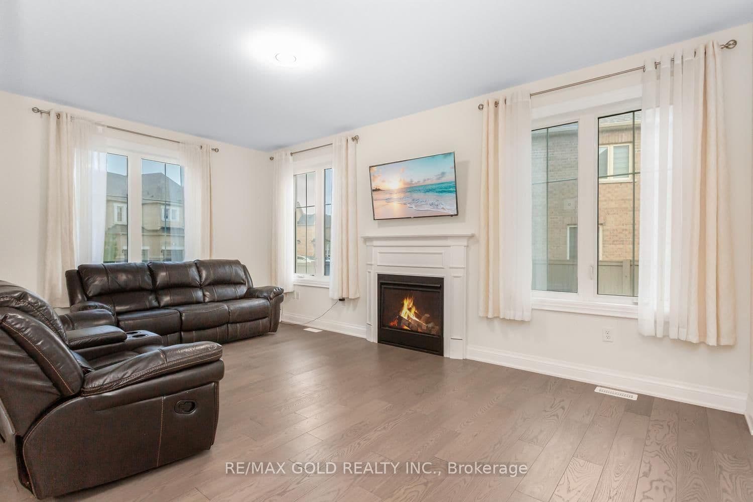 15 Farringdon Crescent thumbnail 15