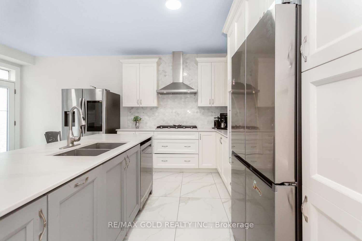 15 Farringdon Crescent thumbnail 22
