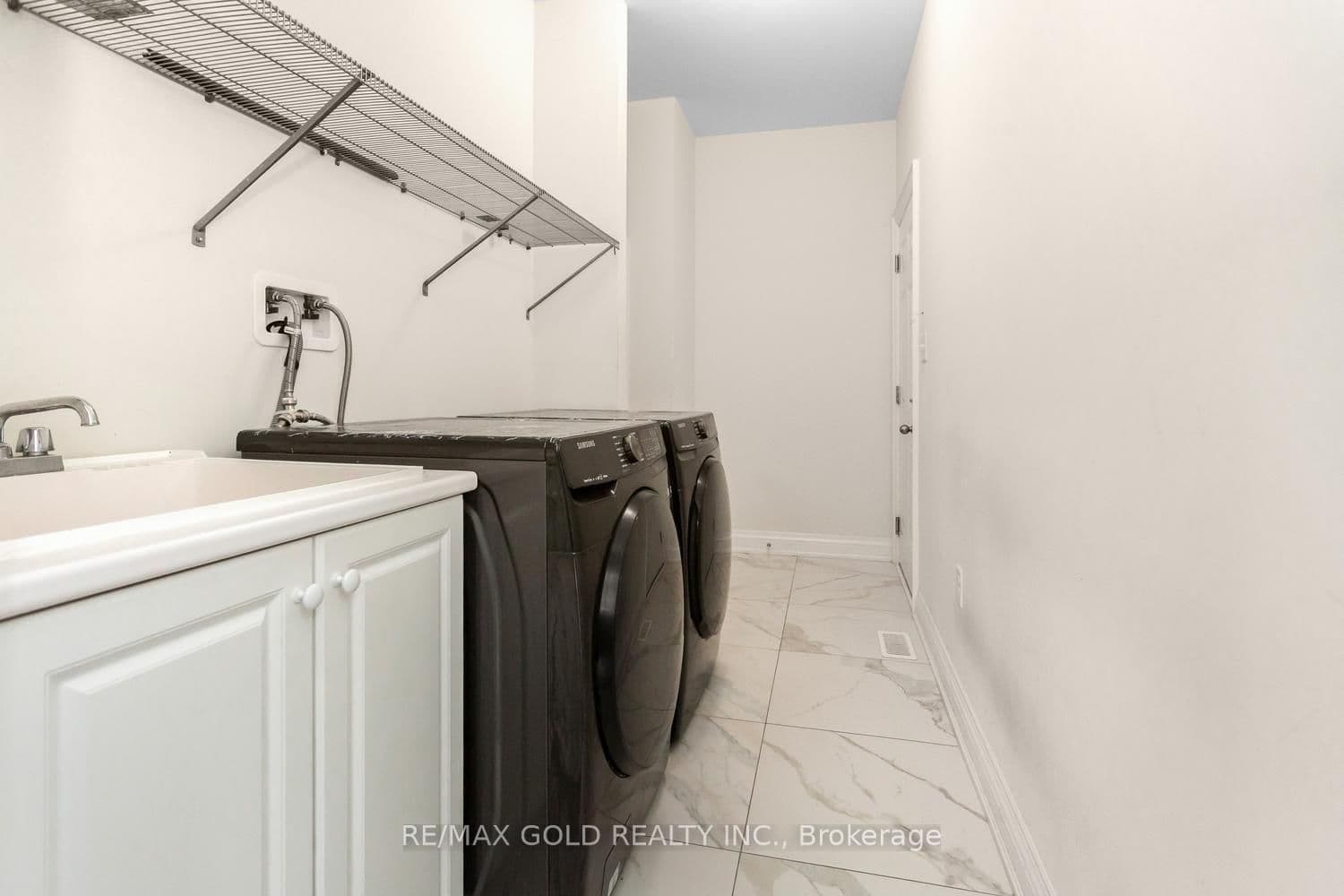15 Farringdon Crescent thumbnail 26