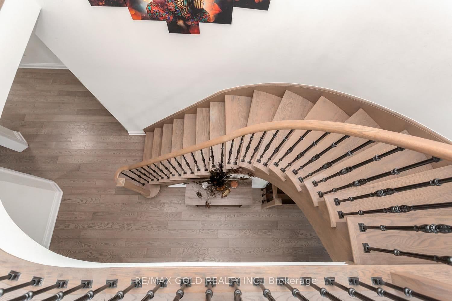 15 Farringdon Crescent thumbnail 27
