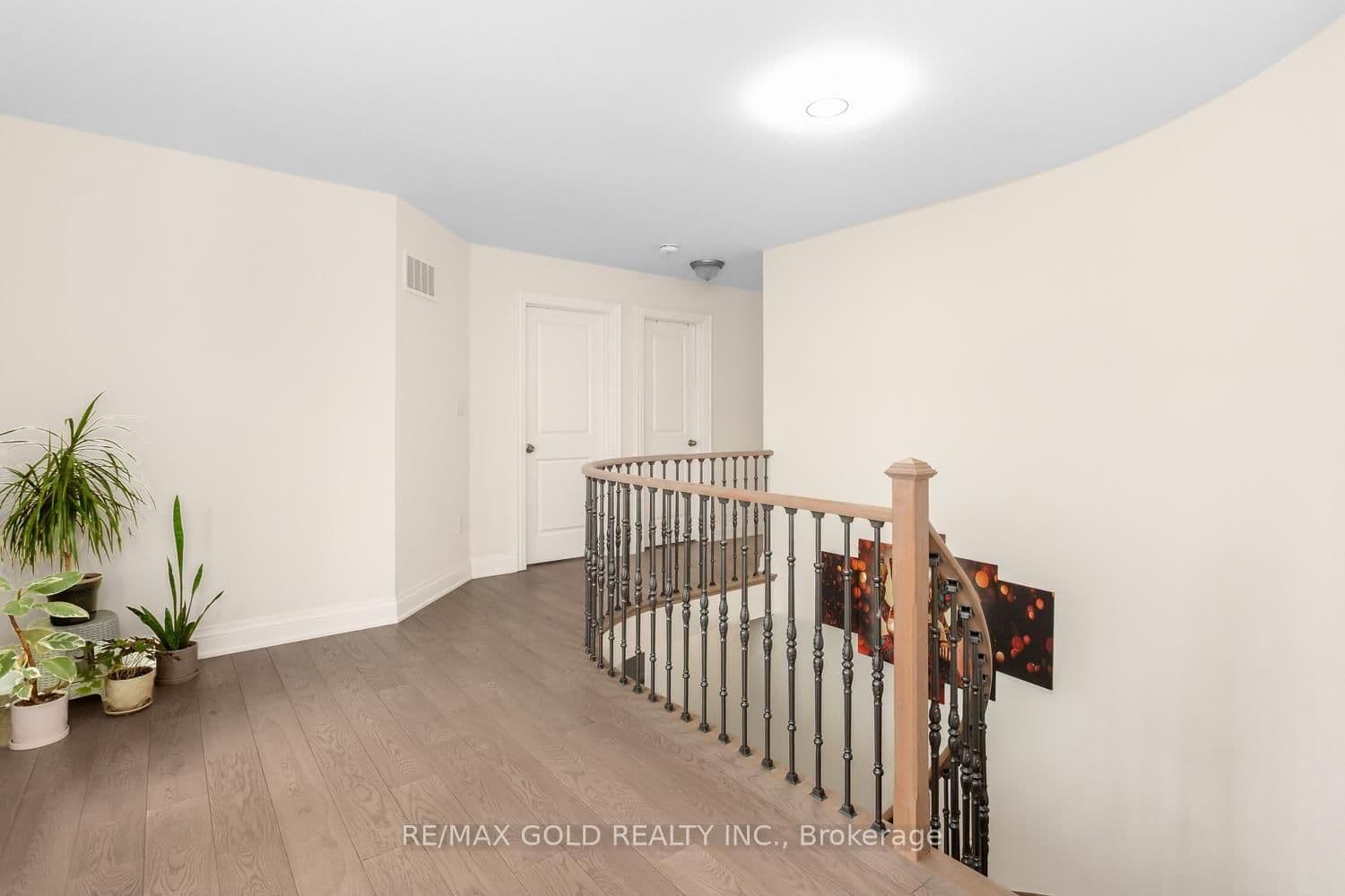 15 Farringdon Crescent thumbnail 28