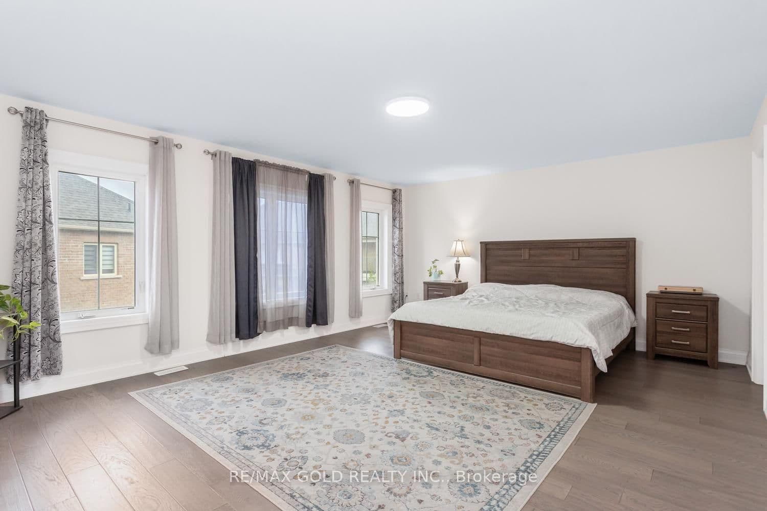 15 Farringdon Crescent thumbnail 30