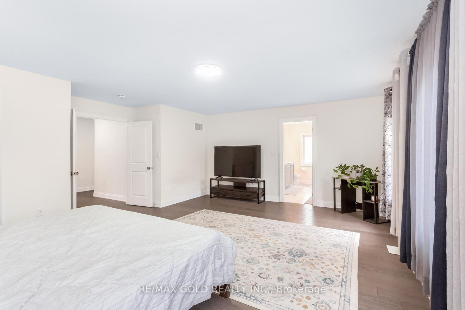15 Farringdon Crescent thumbnail 33