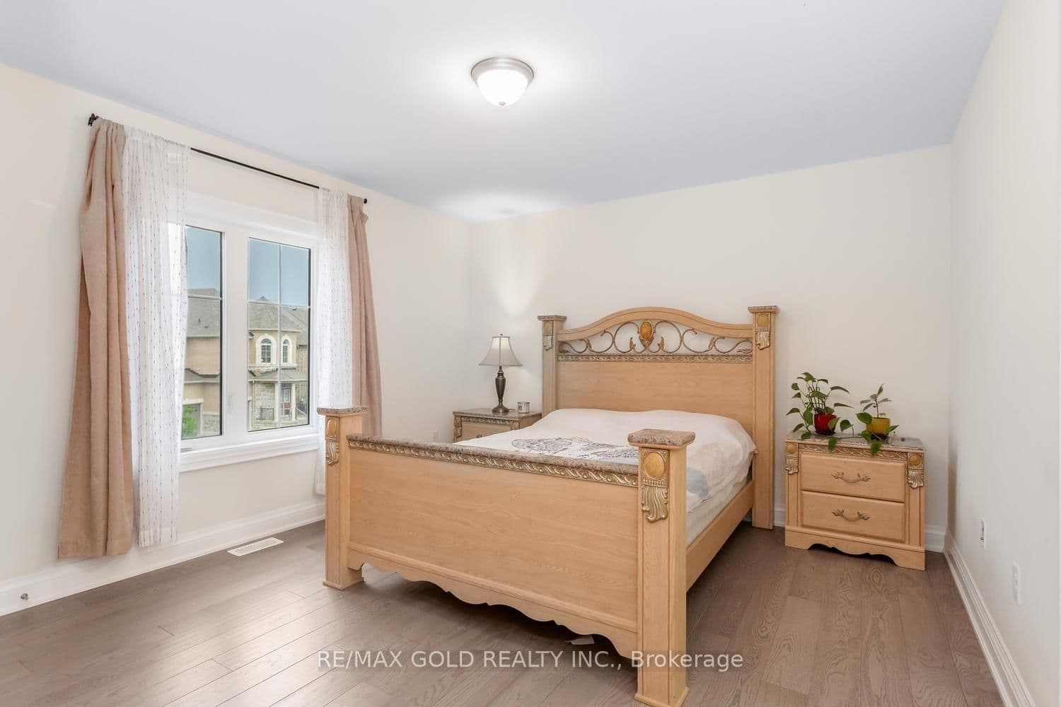 15 Farringdon Crescent thumbnail 42