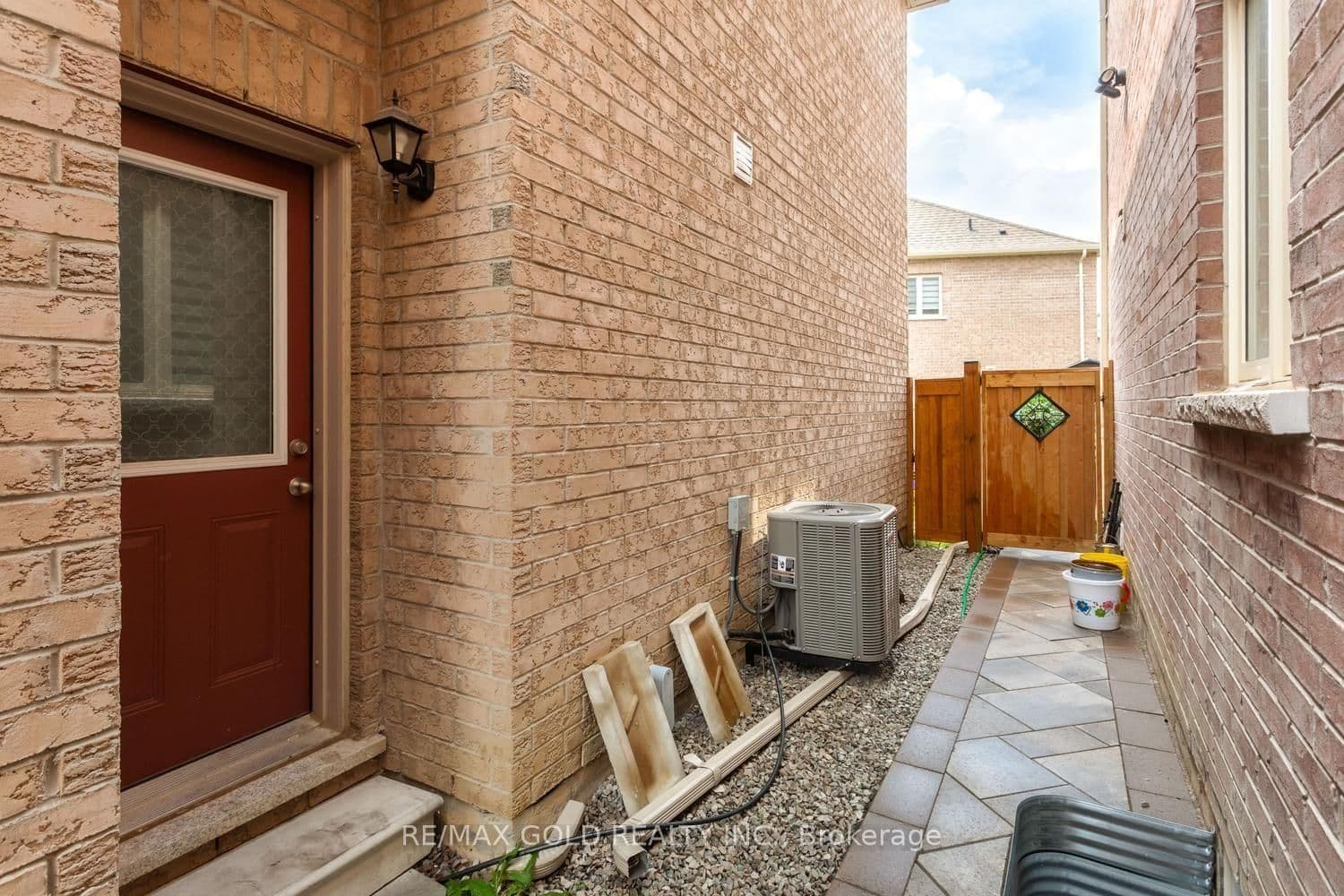 15 Farringdon Crescent thumbnail 48
