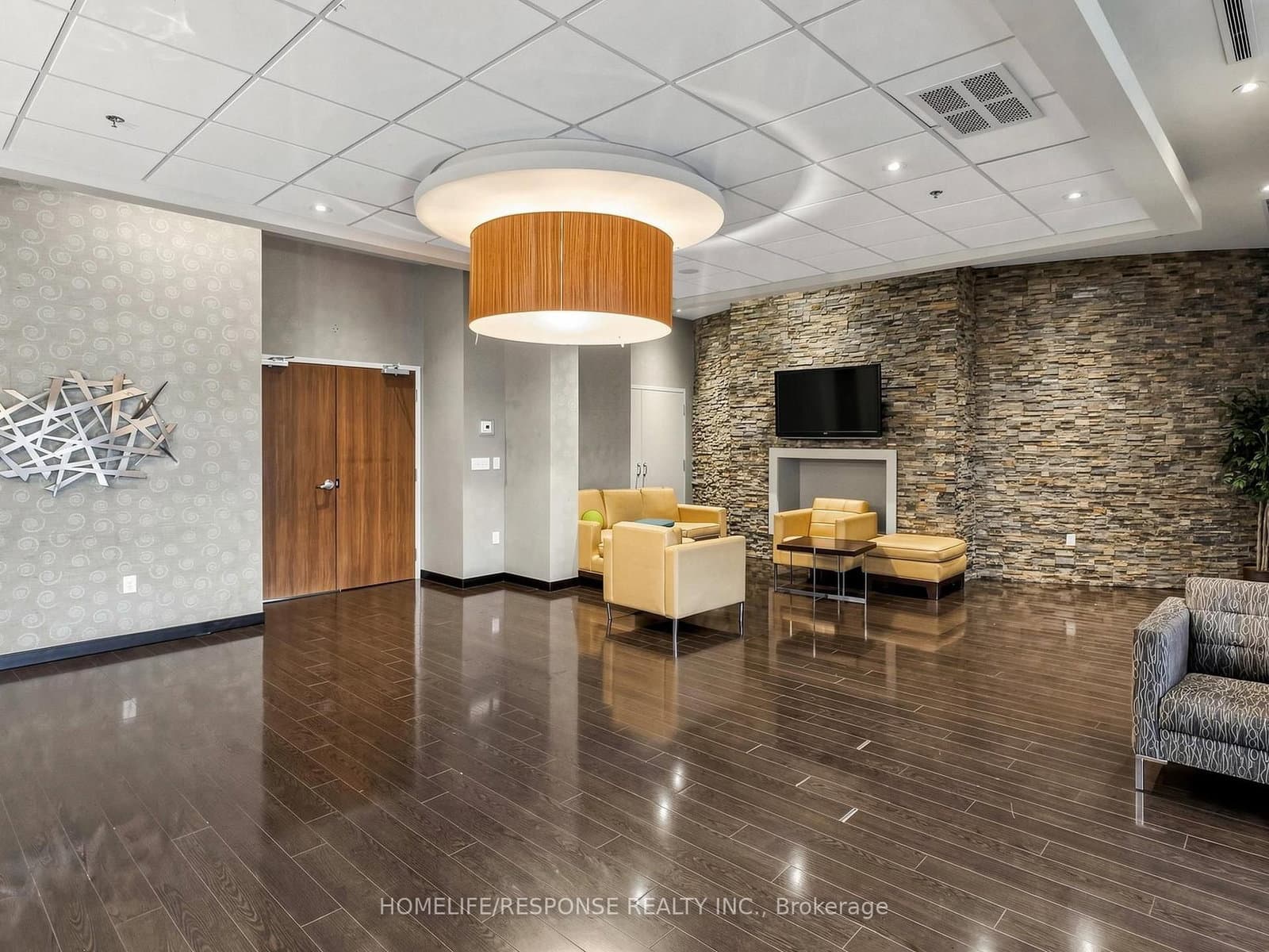 215 QUEEN Street E, Unit 225 thumbnail 24