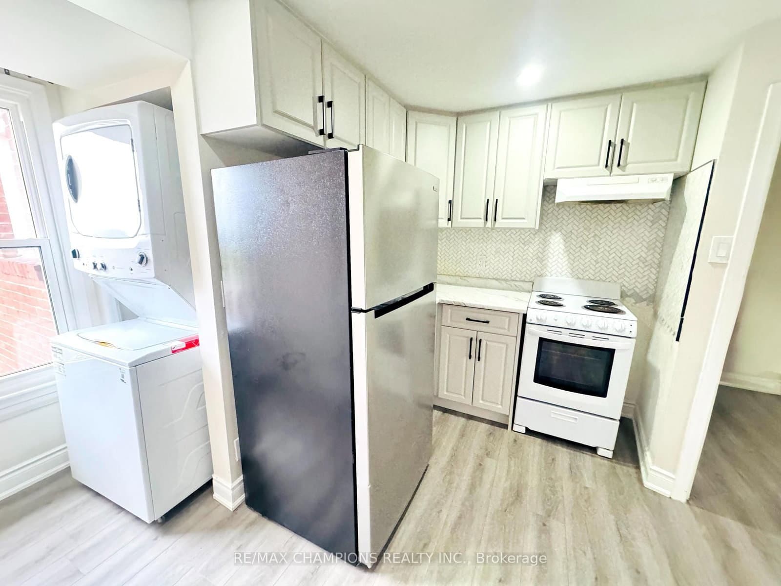 196 Caledonia Road, Unit 2nd thumbnail 3