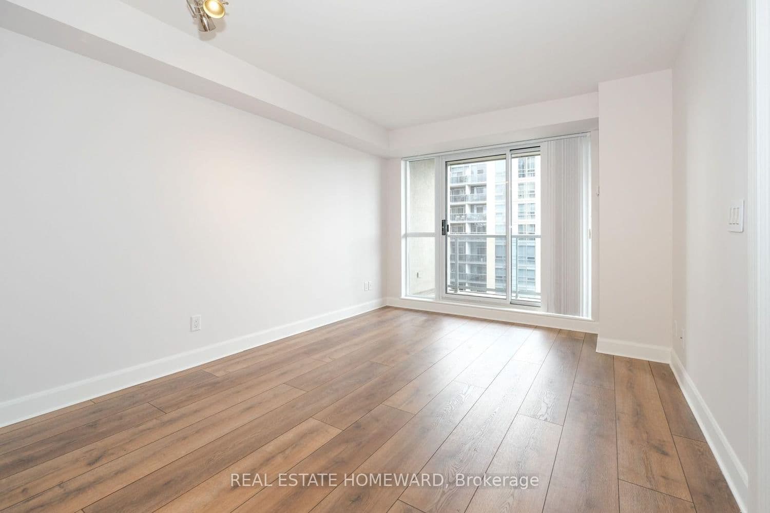 5 Michael Power Place, Unit 1805 thumbnail 11